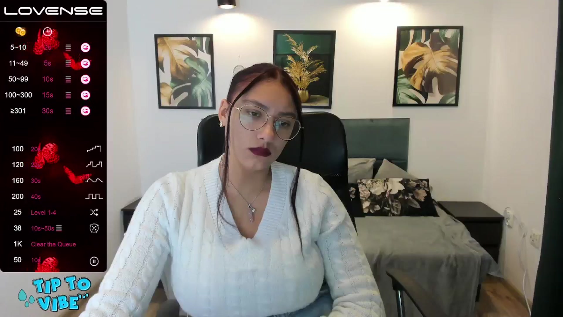 Gallery image thumbnail from SunfLowerr's myfreecams stream on, 11/18/2024, 15:02 image 19 of 20