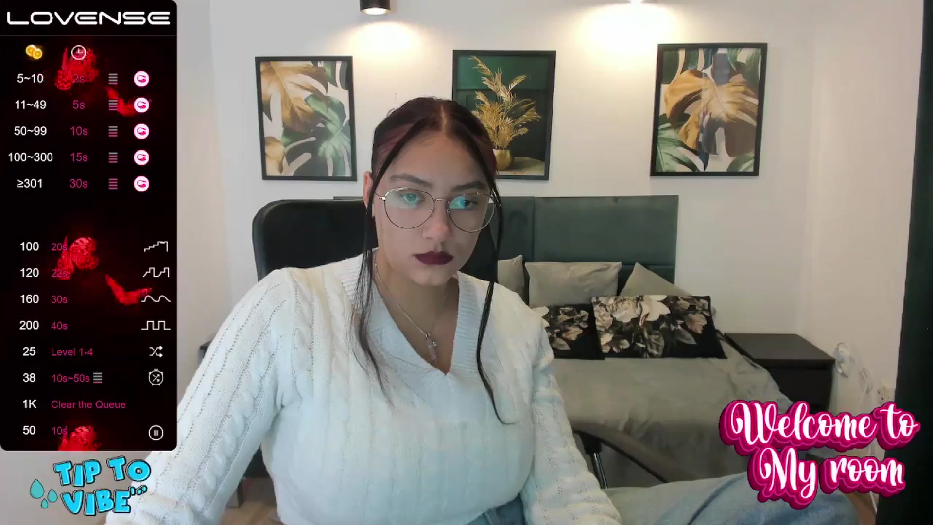 Gallery image thumbnail from SunfLowerr's myfreecams stream on, 11/18/2024, 15:02 image 16 of 20