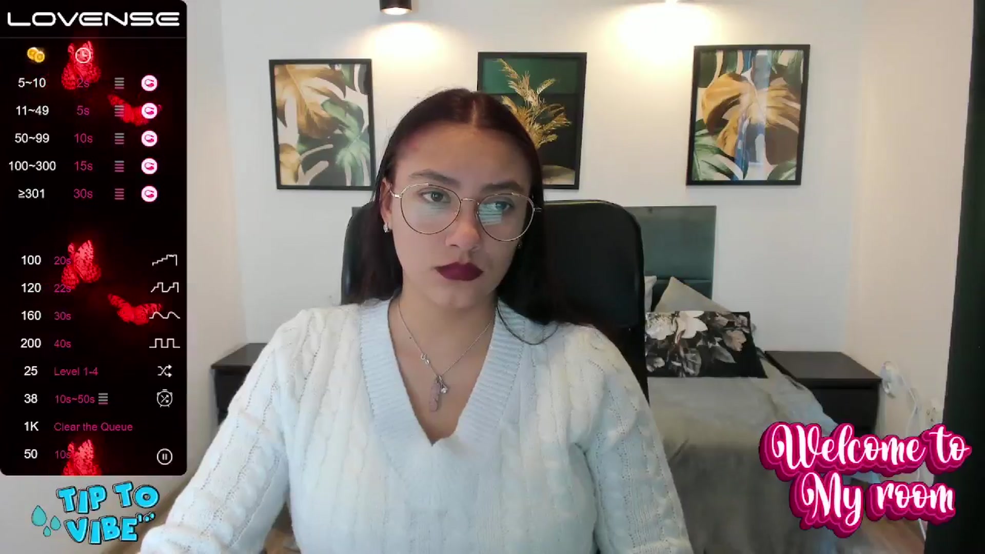Gallery image thumbnail from SunfLowerr's myfreecams stream on, 11/18/2024, 15:02 image 4 of 20