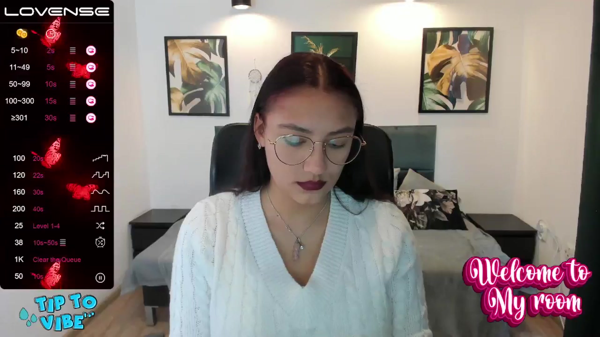 Gallery image thumbnail from SunfLowerr's myfreecams stream on, 11/18/2024, 15:02 image 3 of 20