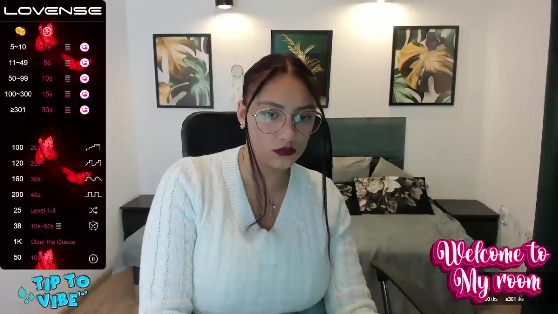 Gallery image thumbnail from SunfLowerr's myfreecams stream on, 11/18/2024, 15:02 image 18 of 20