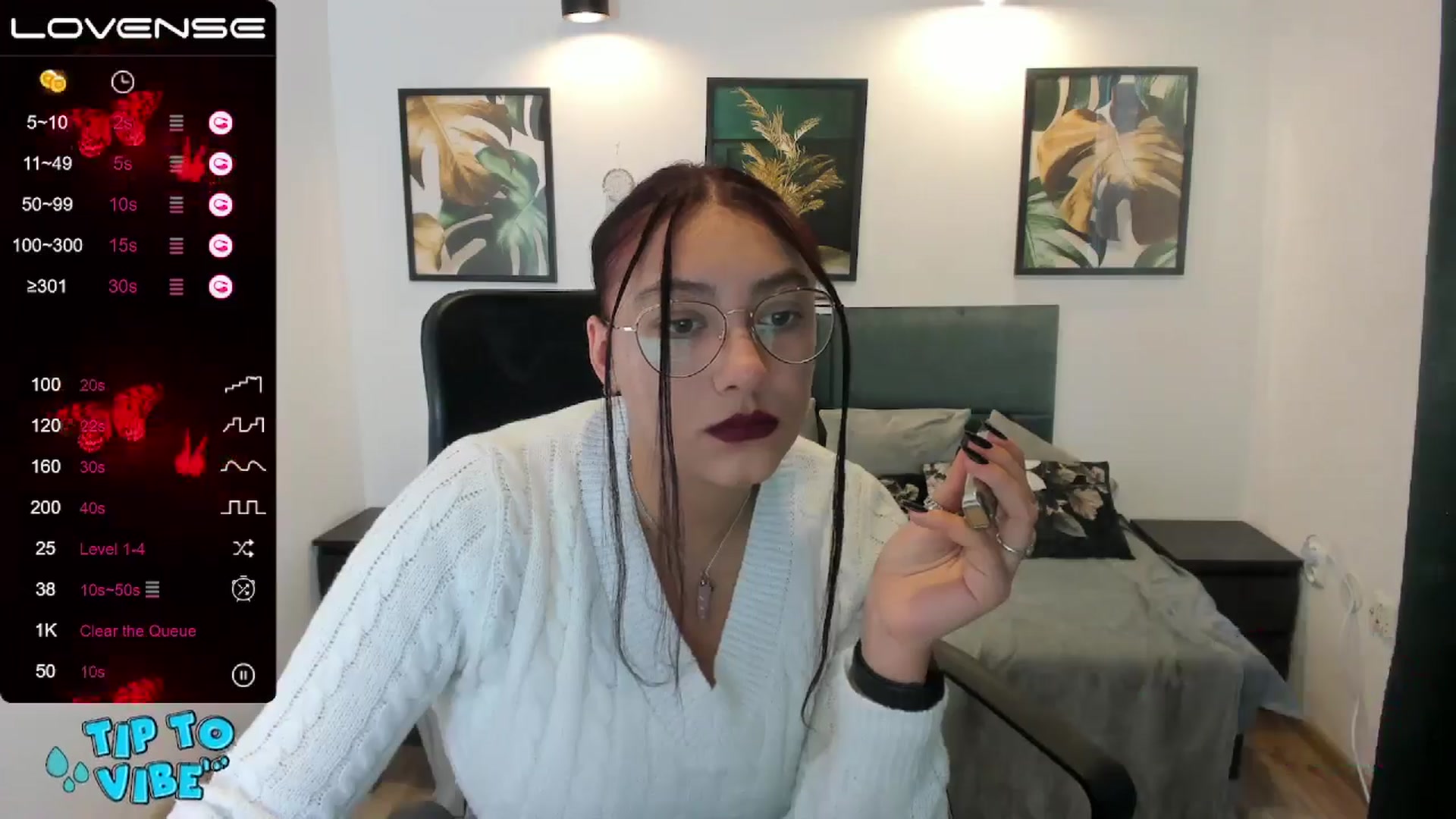 Gallery image thumbnail from SunfLowerr's myfreecams stream on, 11/18/2024, 15:02 image 15 of 20