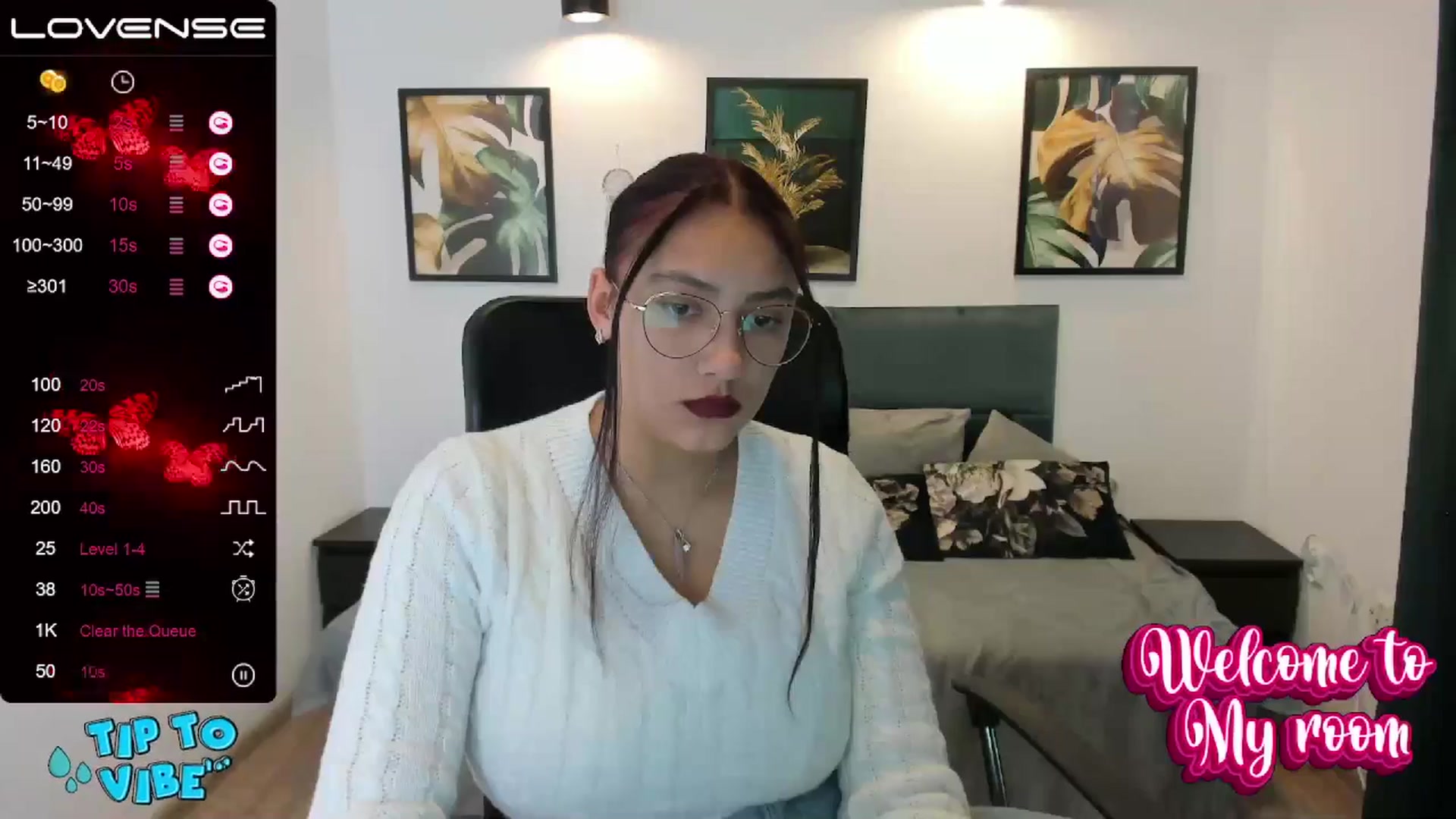 Gallery image thumbnail from SunfLowerr's myfreecams stream on, 11/18/2024, 15:02 image 17 of 20