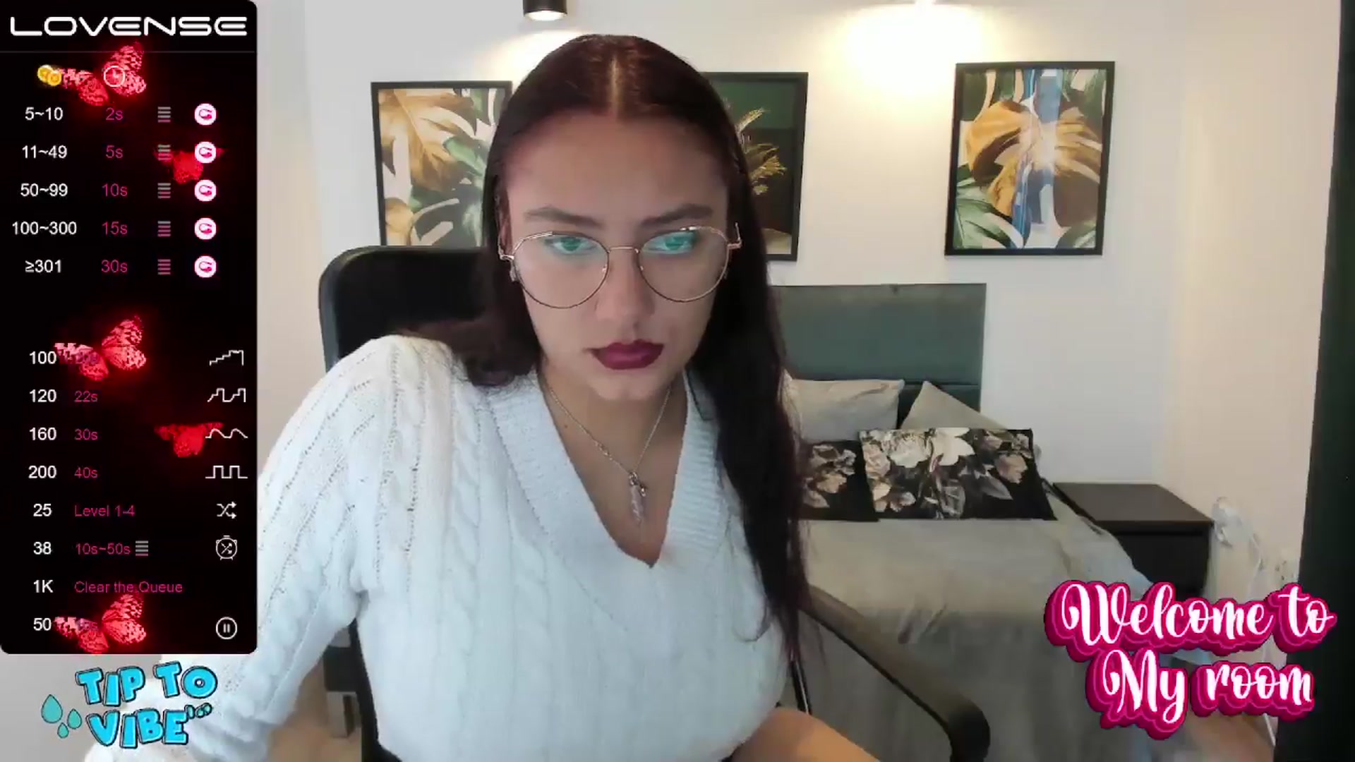 Gallery image thumbnail from SunfLowerr's myfreecams stream on, 11/18/2024, 15:02 image 6 of 20
