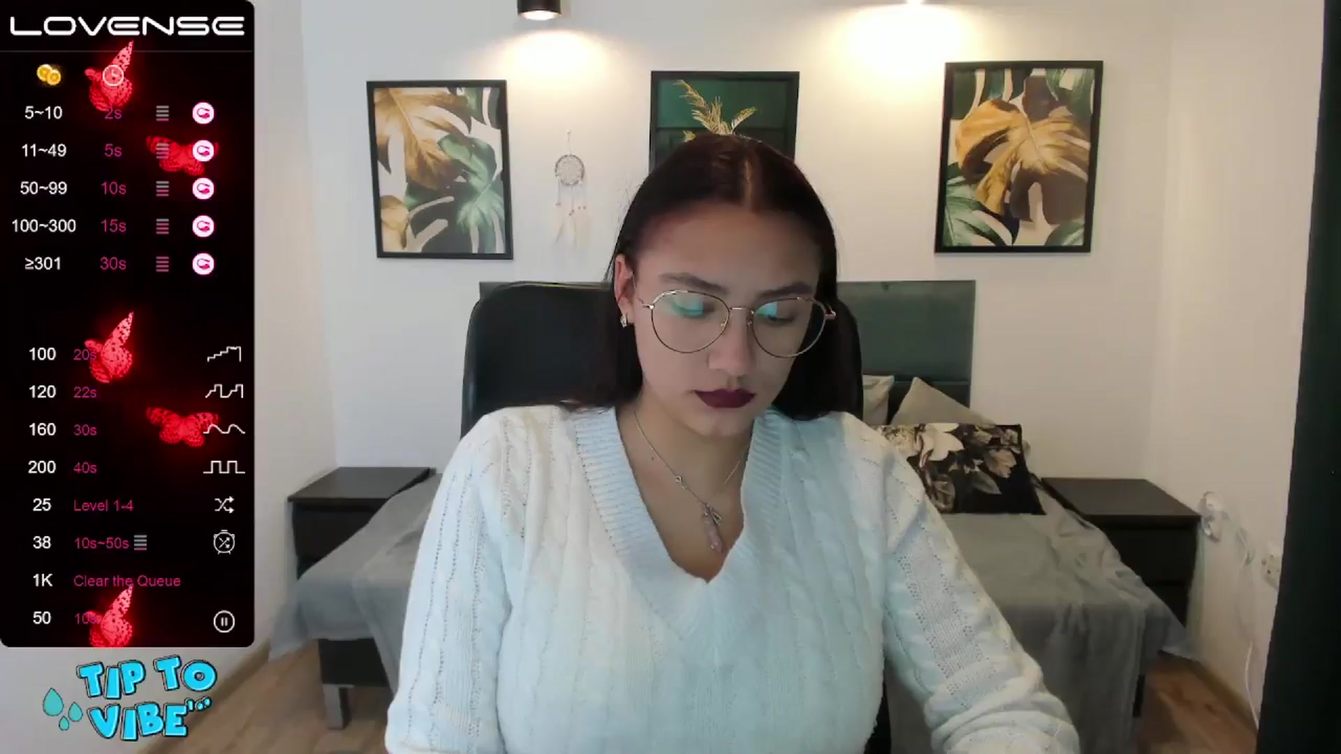 Gallery image thumbnail from SunfLowerr's myfreecams stream on, 11/18/2024, 15:02 image 1 of 20