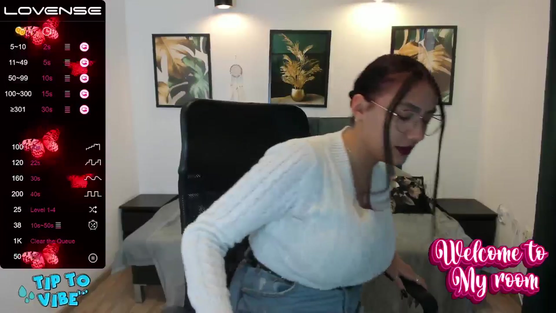 Gallery image thumbnail from SunfLowerr's myfreecams stream on, 11/18/2024, 15:02 image 14 of 20