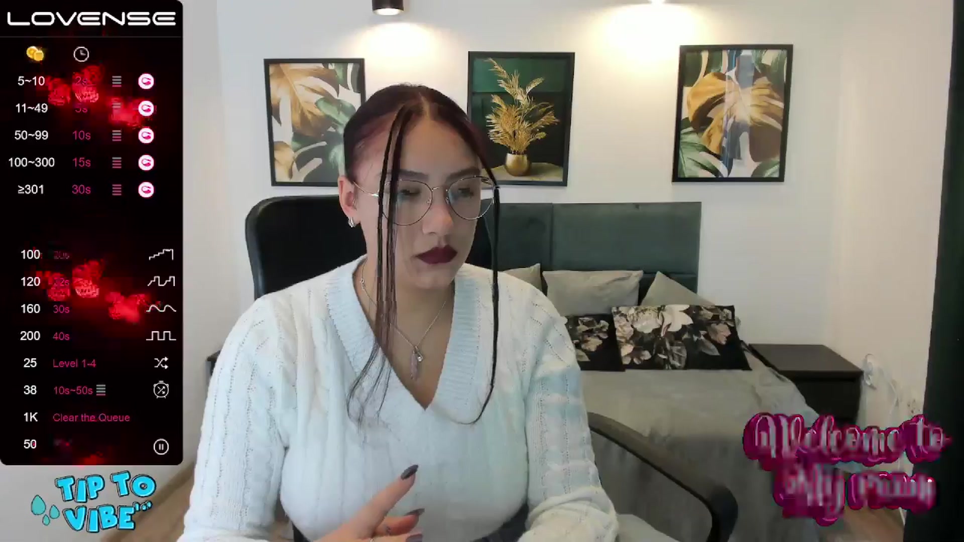 Gallery image thumbnail from SunfLowerr's myfreecams stream on, 11/18/2024, 15:02 image 13 of 20