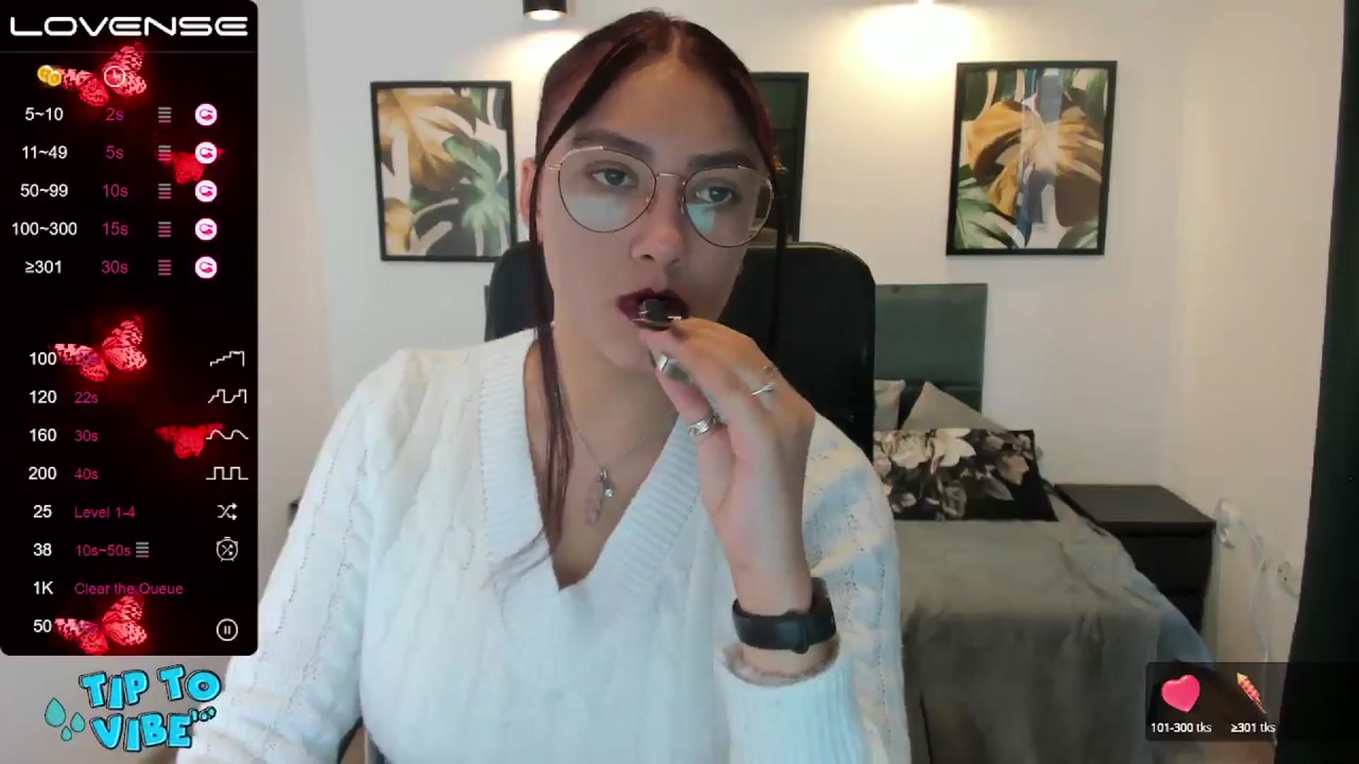 Gallery image thumbnail from SunfLowerr's myfreecams stream on, 11/18/2024, 15:02 image 11 of 20