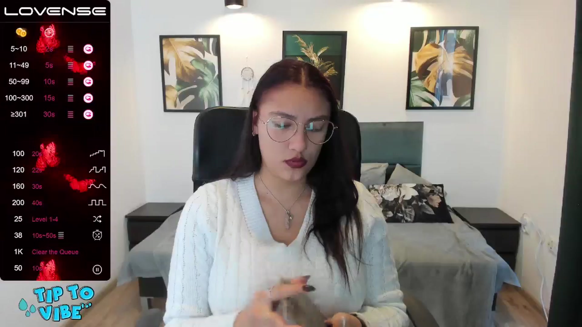 Gallery image thumbnail from SunfLowerr's myfreecams stream on, 11/18/2024, 15:02 image 8 of 20