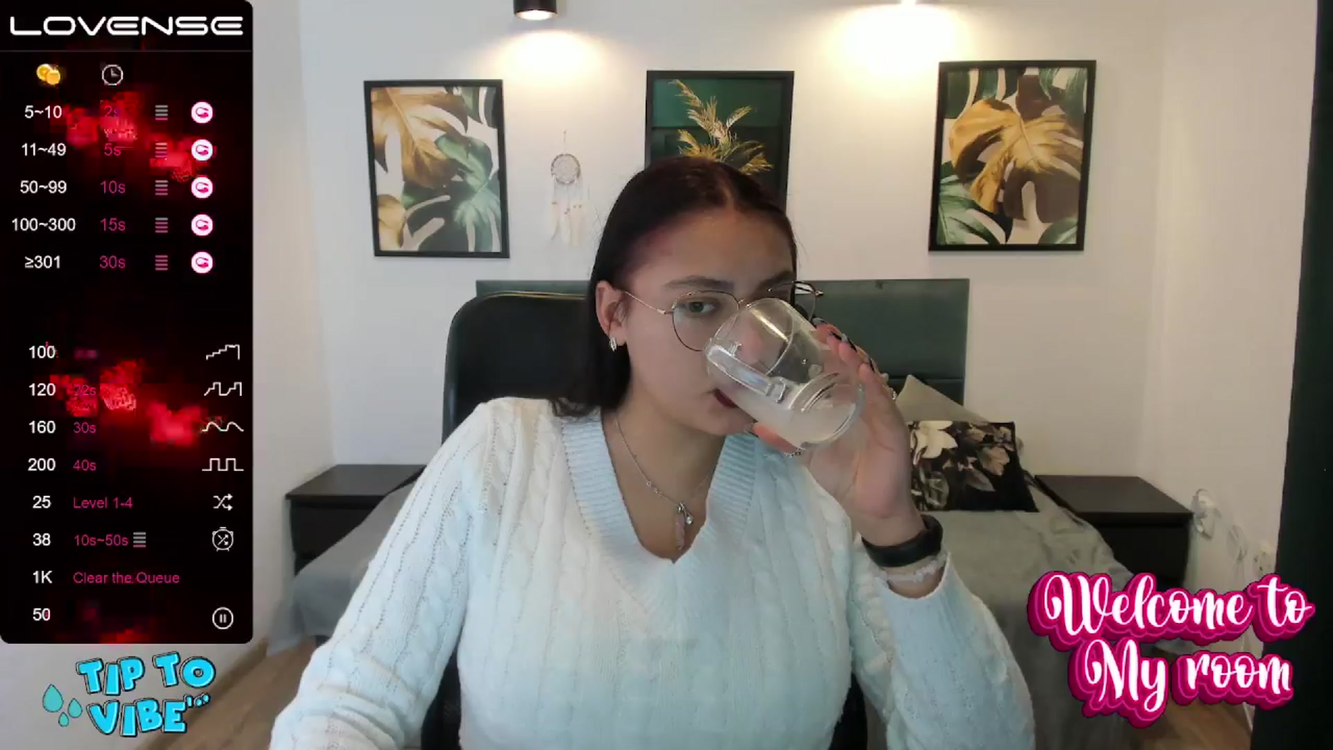 Gallery image thumbnail from SunfLowerr's myfreecams stream on, 11/18/2024, 15:02 image 2 of 20