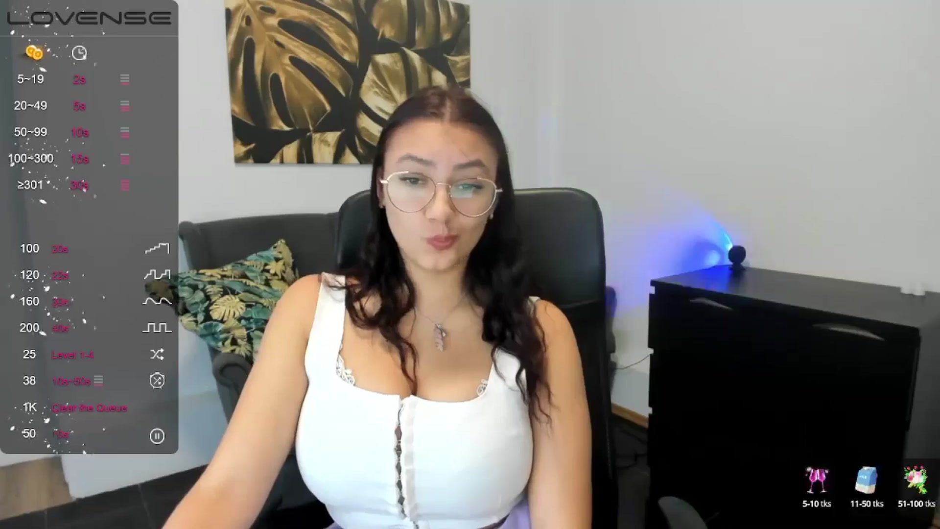 Gallery image thumbnail from SunfLowerr's myfreecams stream on, 11/27/2024, 15:08 image 10 of 20