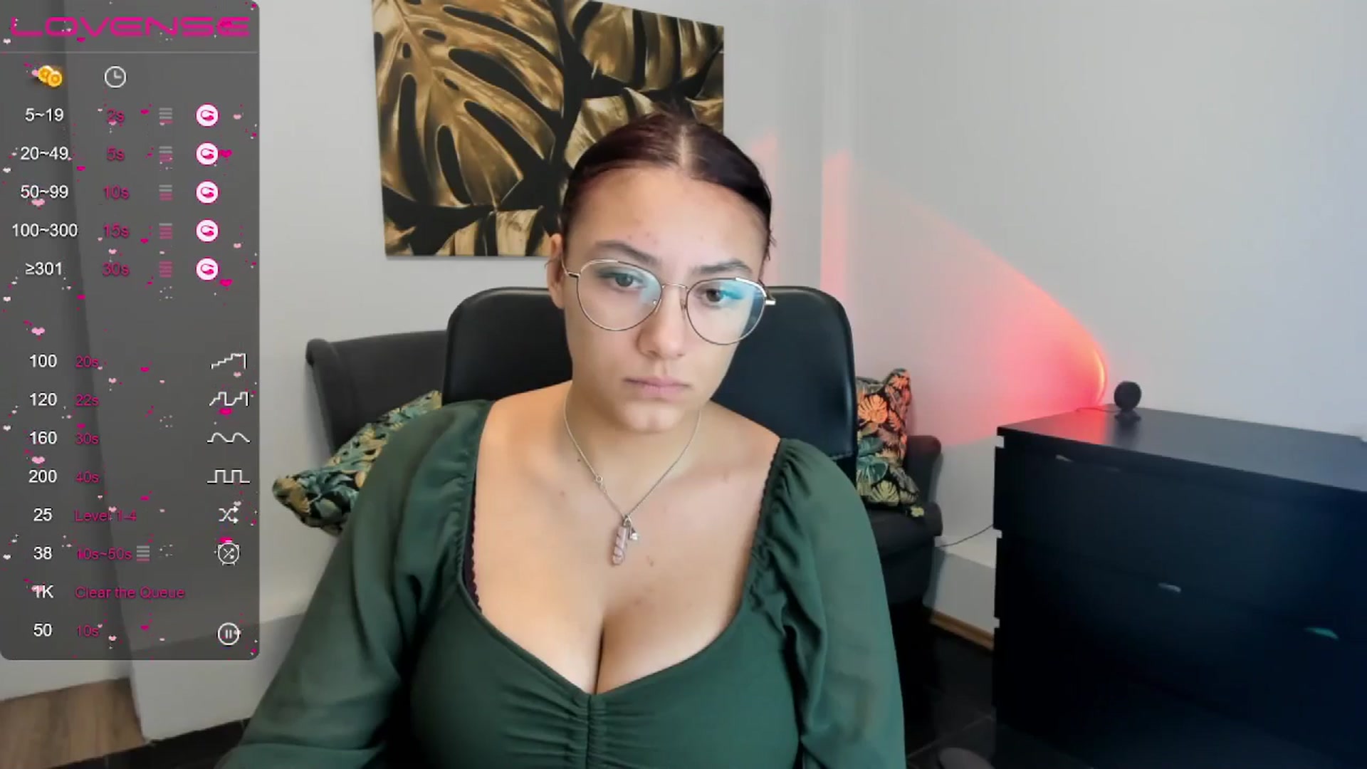 Gallery image thumbnail from SunfLowerr's myfreecams stream on, 12/01/2024, 13:50 image 12 of 20