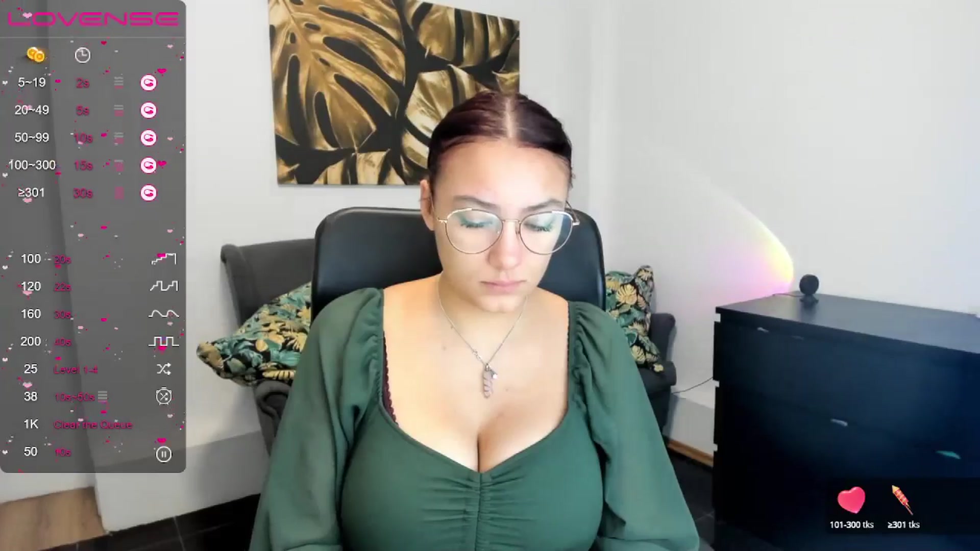 Gallery image thumbnail from SunfLowerr's myfreecams stream on, 12/01/2024, 13:50 image 2 of 20