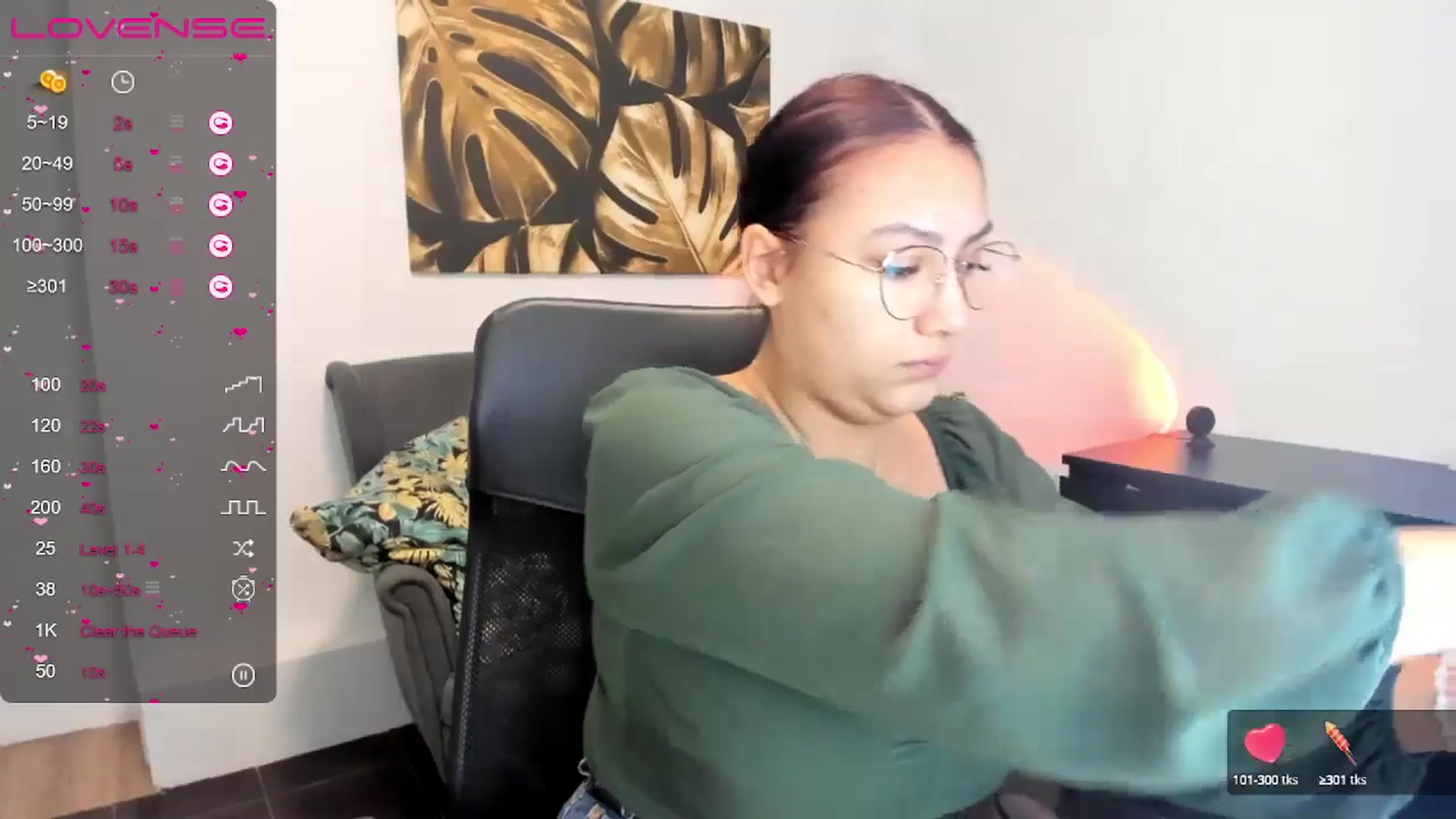 Gallery image thumbnail from SunfLowerr's myfreecams stream on, 12/01/2024, 13:50 image 15 of 20