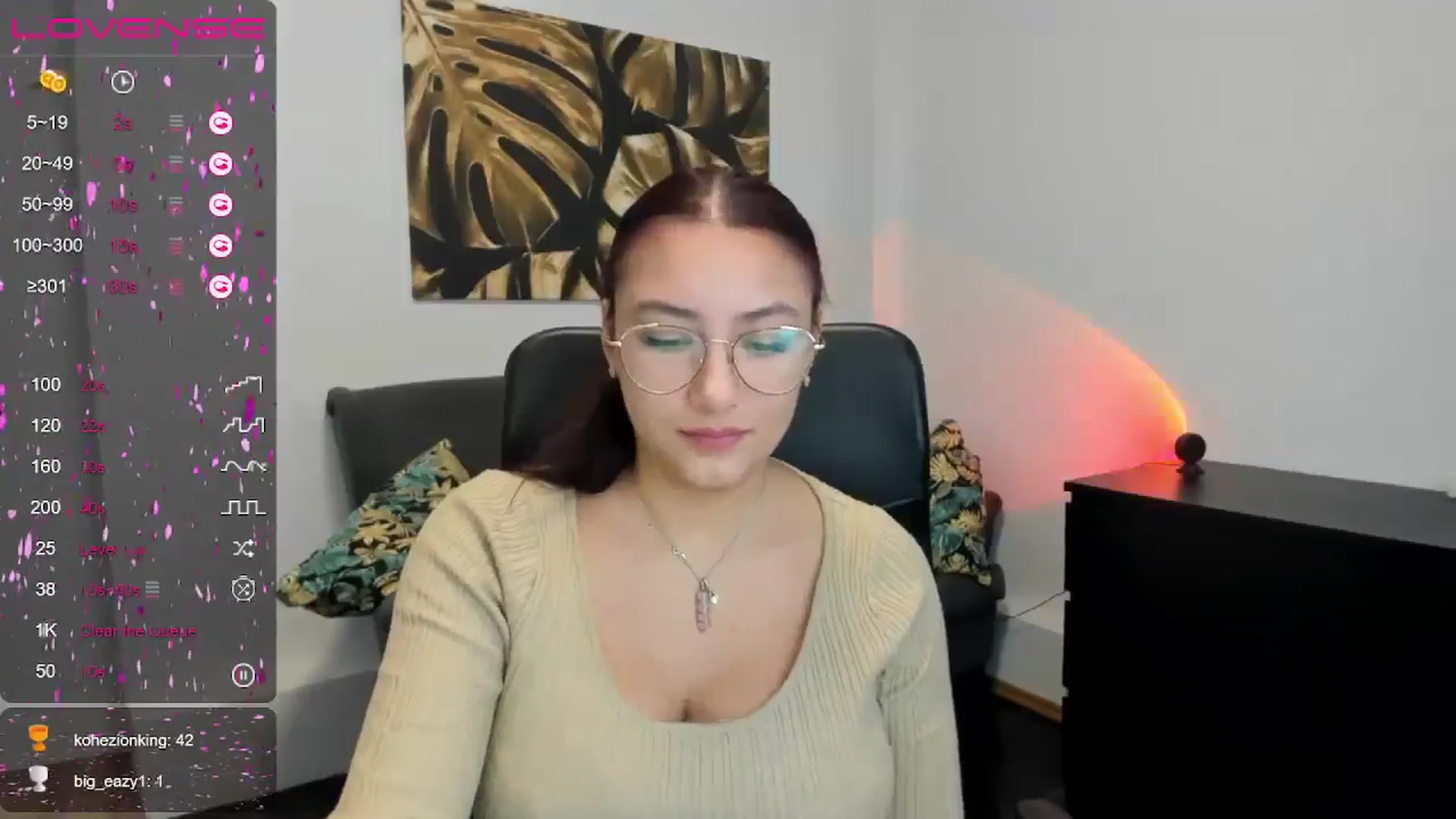 Gallery image thumbnail from SunfLowerr's myfreecams stream on, 12/02/2024, 13:55 image 5 of 20
