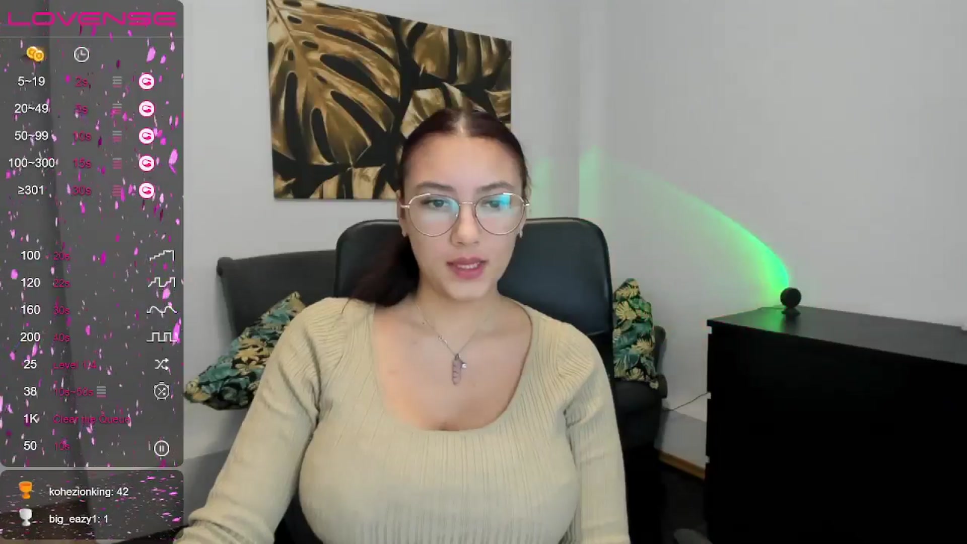 Gallery image thumbnail from SunfLowerr's myfreecams stream on, 12/02/2024, 13:55 image 2 of 20