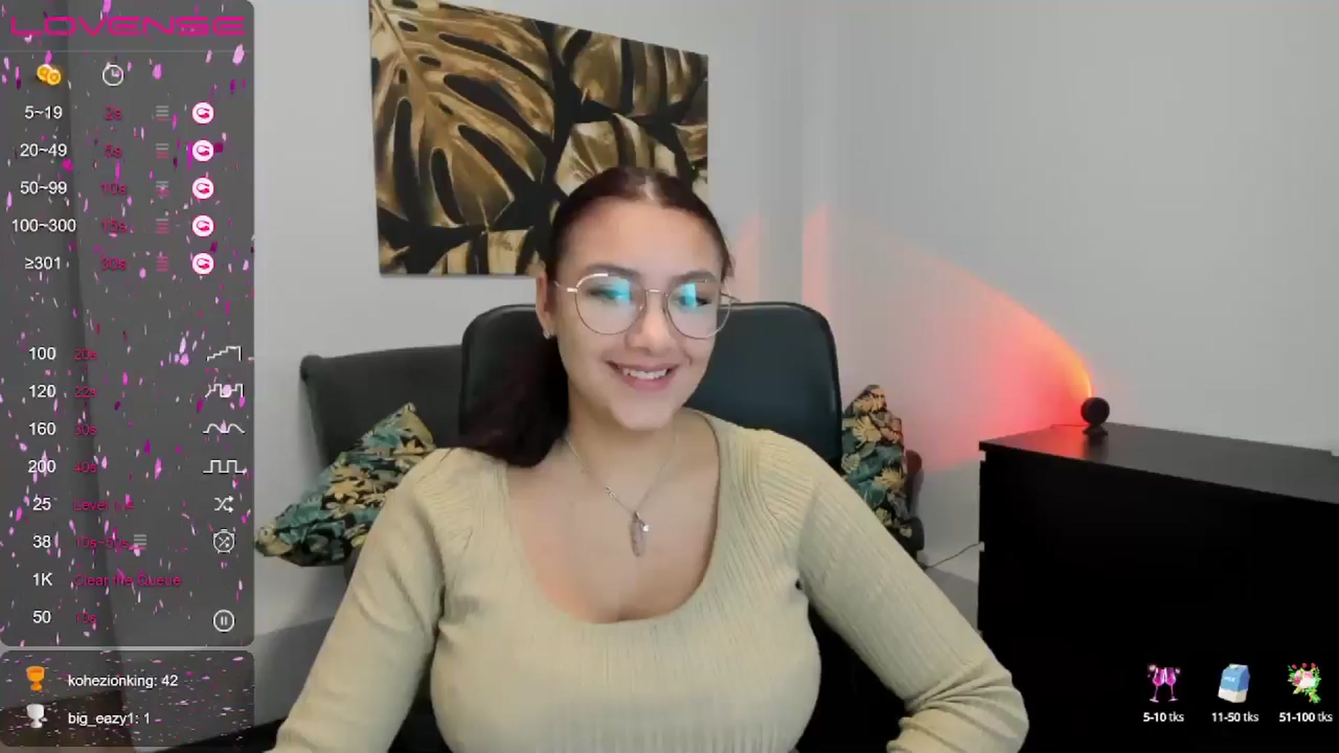 Gallery image thumbnail from SunfLowerr's myfreecams stream on, 12/02/2024, 13:55 image 16 of 20