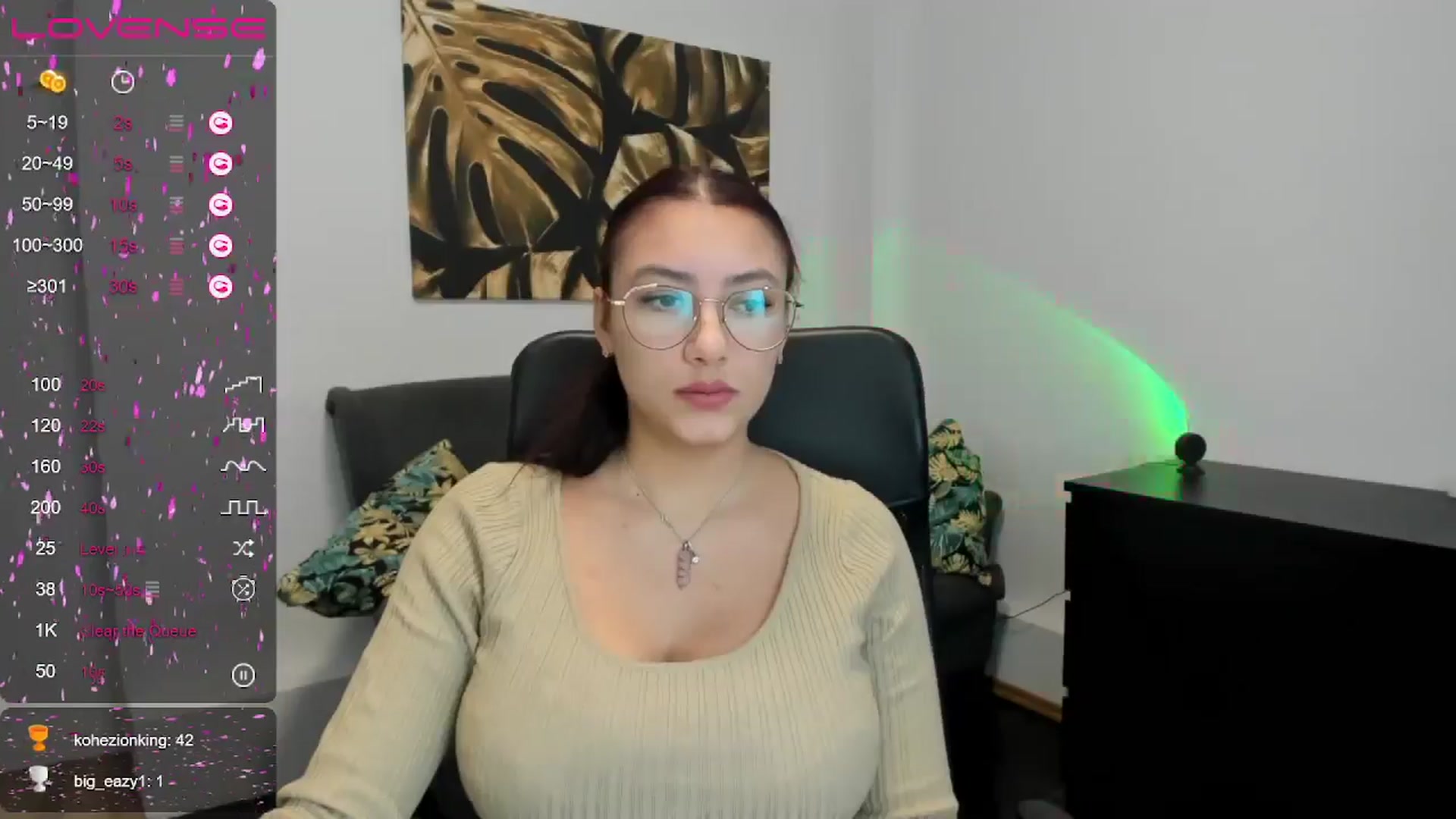 Gallery image thumbnail from SunfLowerr's myfreecams stream on, 12/02/2024, 13:55 image 7 of 20