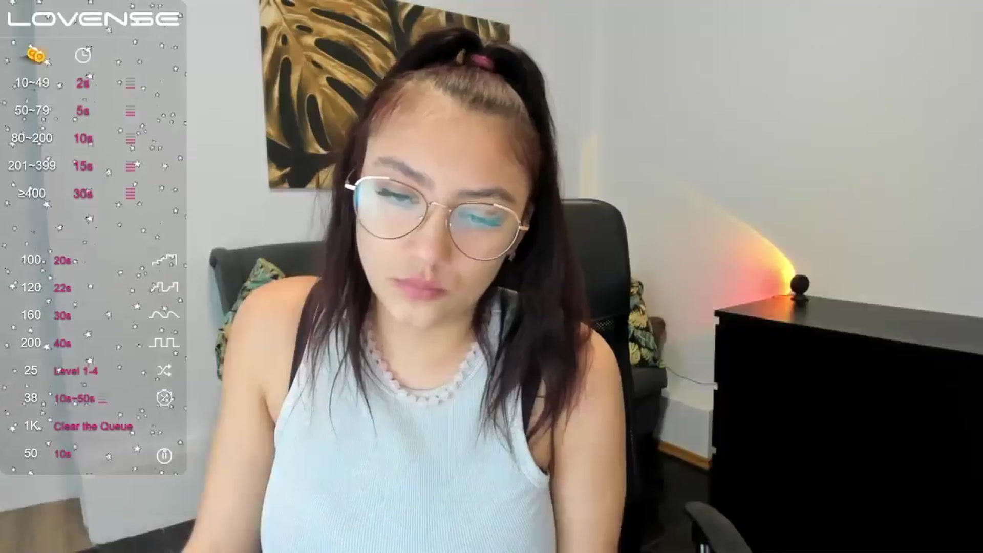 Gallery image thumbnail from SunfLowerr's myfreecams stream on, 12/20/2024, 14:52 image 15 of 20