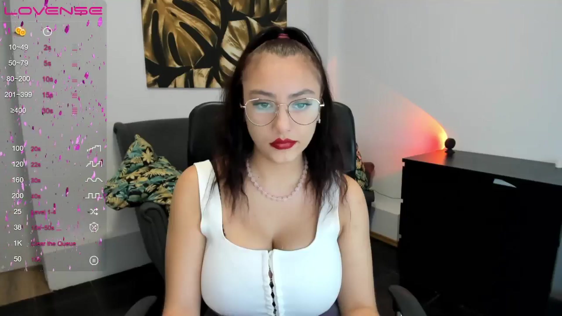 Gallery image thumbnail from SunfLowerr's myfreecams stream on, 12/21/2024, 14:42 image 6 of 20