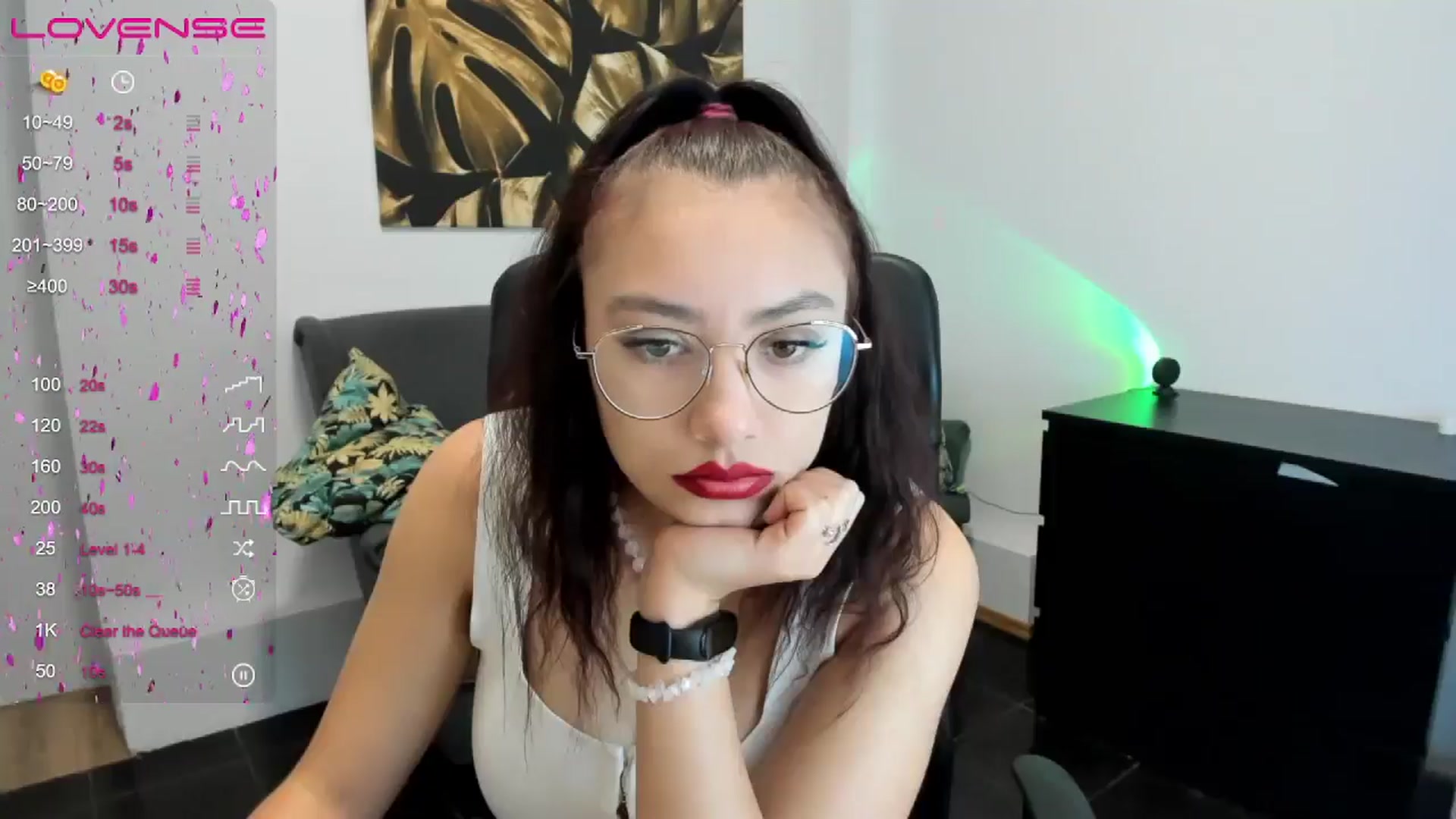 Gallery image thumbnail from SunfLowerr's myfreecams stream on, 12/21/2024, 14:42 image 4 of 20