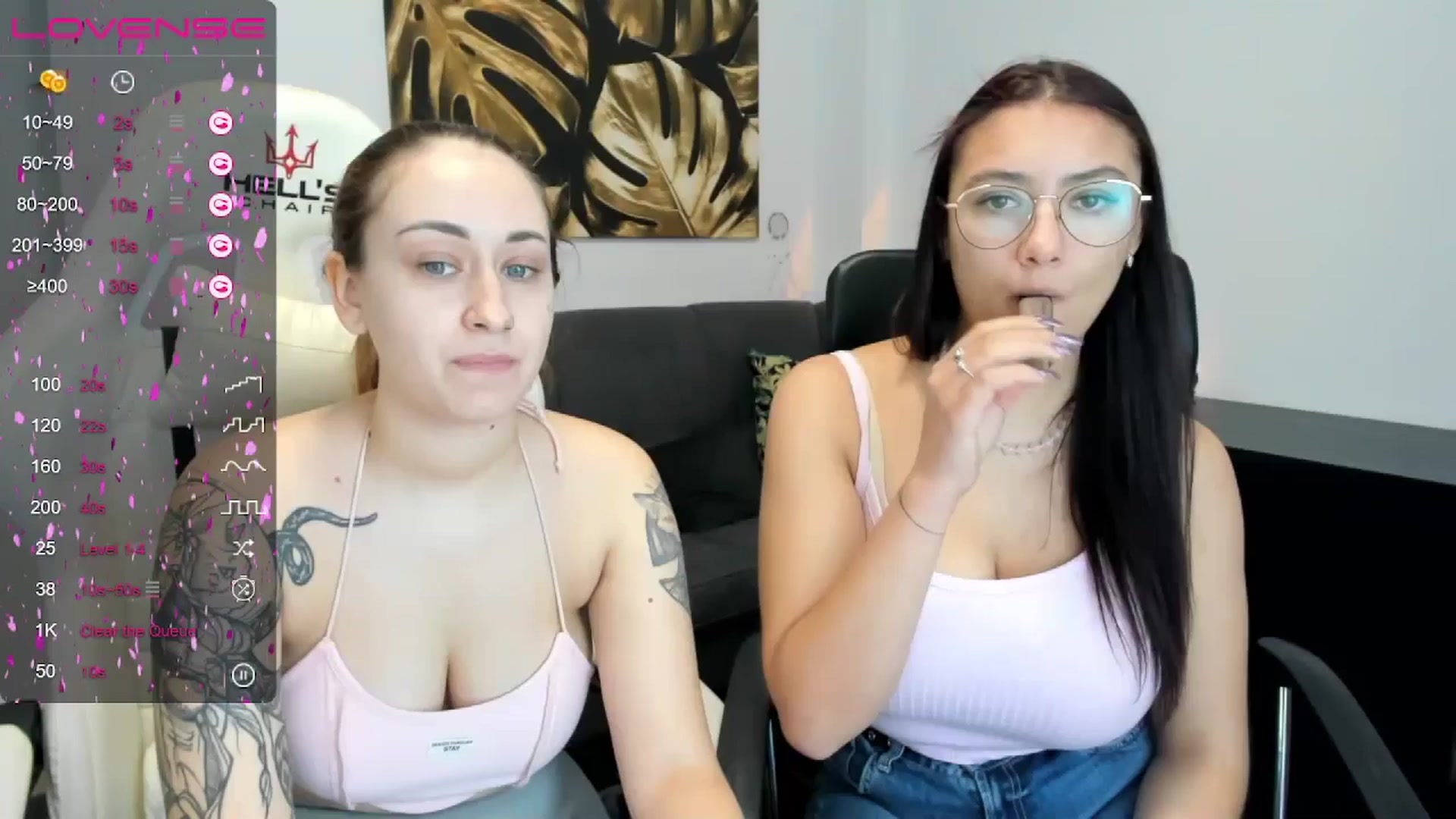 Gallery image thumbnail from SunfLowerr's myfreecams stream on, 12/22/2024, 13:57 image 16 of 20