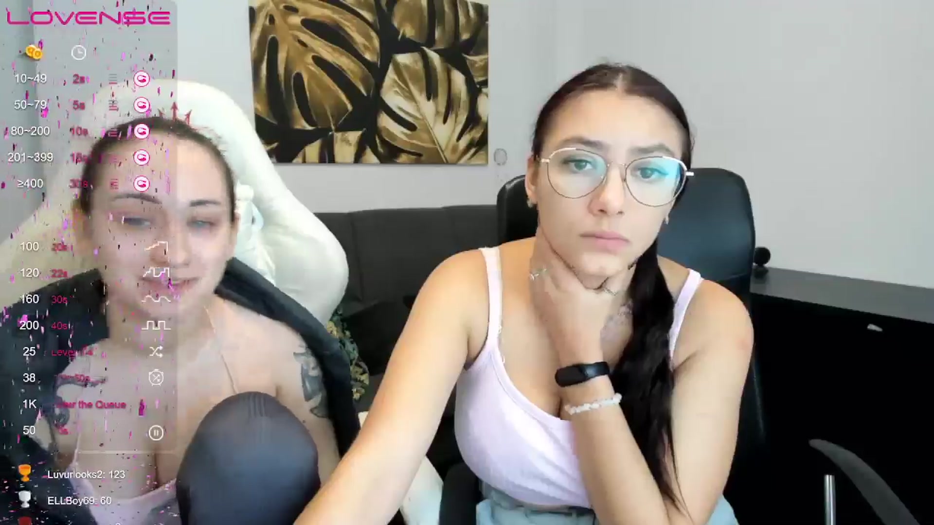 Gallery image thumbnail from SunfLowerr's myfreecams stream on, 12/23/2024, 15:37 image 5 of 20