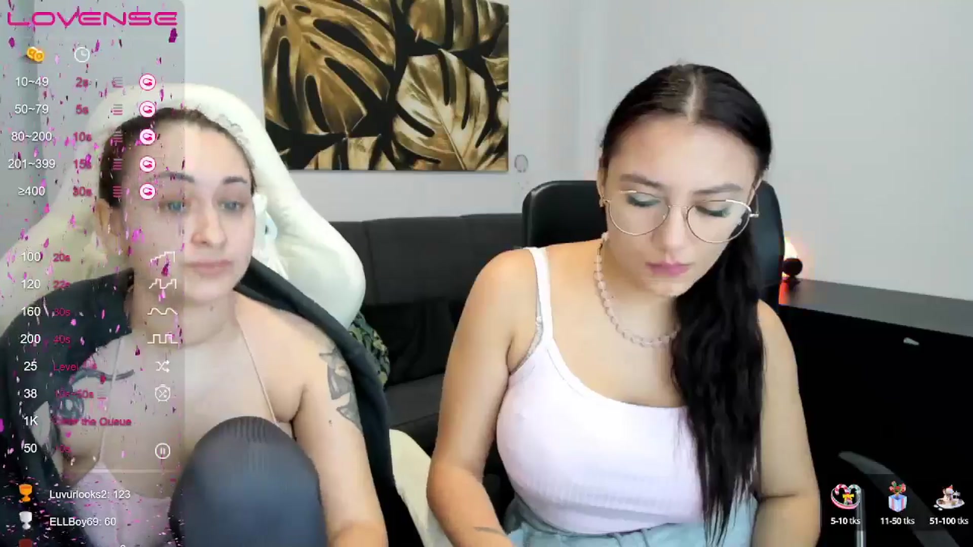 Gallery image thumbnail from SunfLowerr's myfreecams stream on, 12/23/2024, 15:37 image 6 of 20