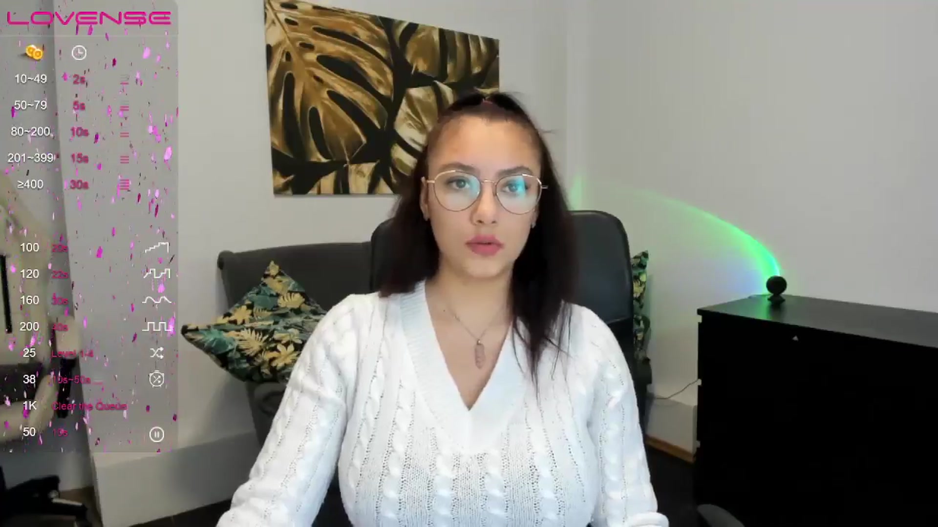 Gallery image thumbnail from SunfLowerr's myfreecams stream on, 12/28/2024, 14:25 image 4 of 20