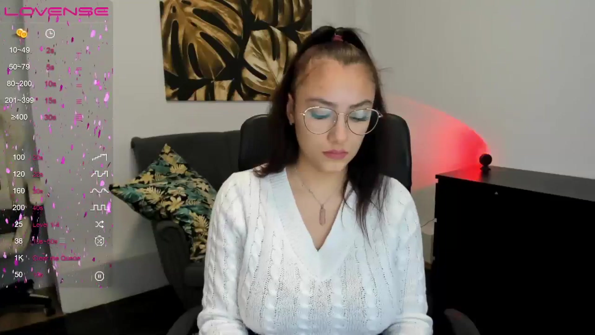 Gallery image thumbnail from SunfLowerr's myfreecams stream on, 12/28/2024, 14:25 image 10 of 20