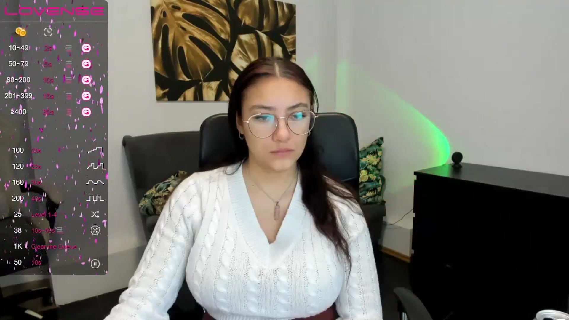 Gallery image thumbnail from SunfLowerr's myfreecams stream on, 12/30/2024, 14:01 image 6 of 20