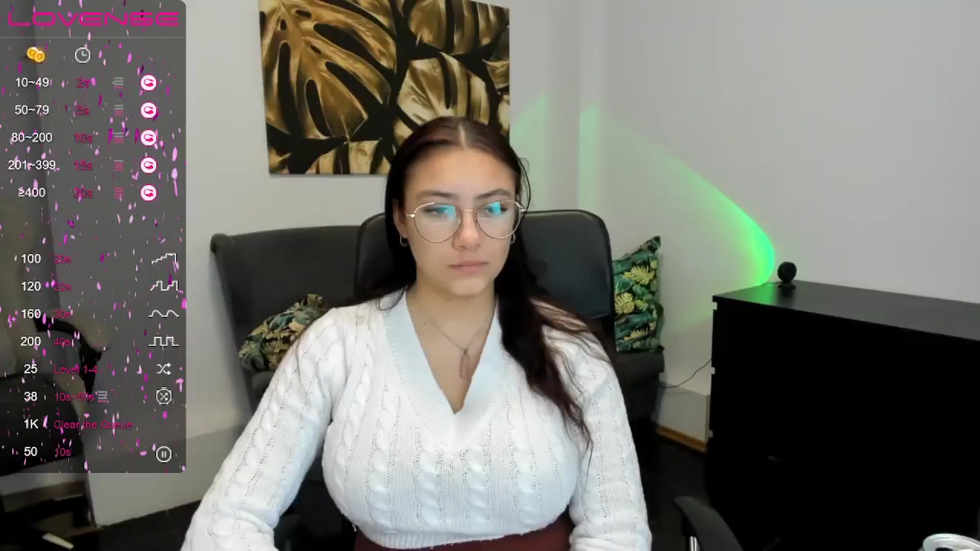 Gallery image thumbnail from SunfLowerr's myfreecams stream on, 12/30/2024, 14:01 image 3 of 20