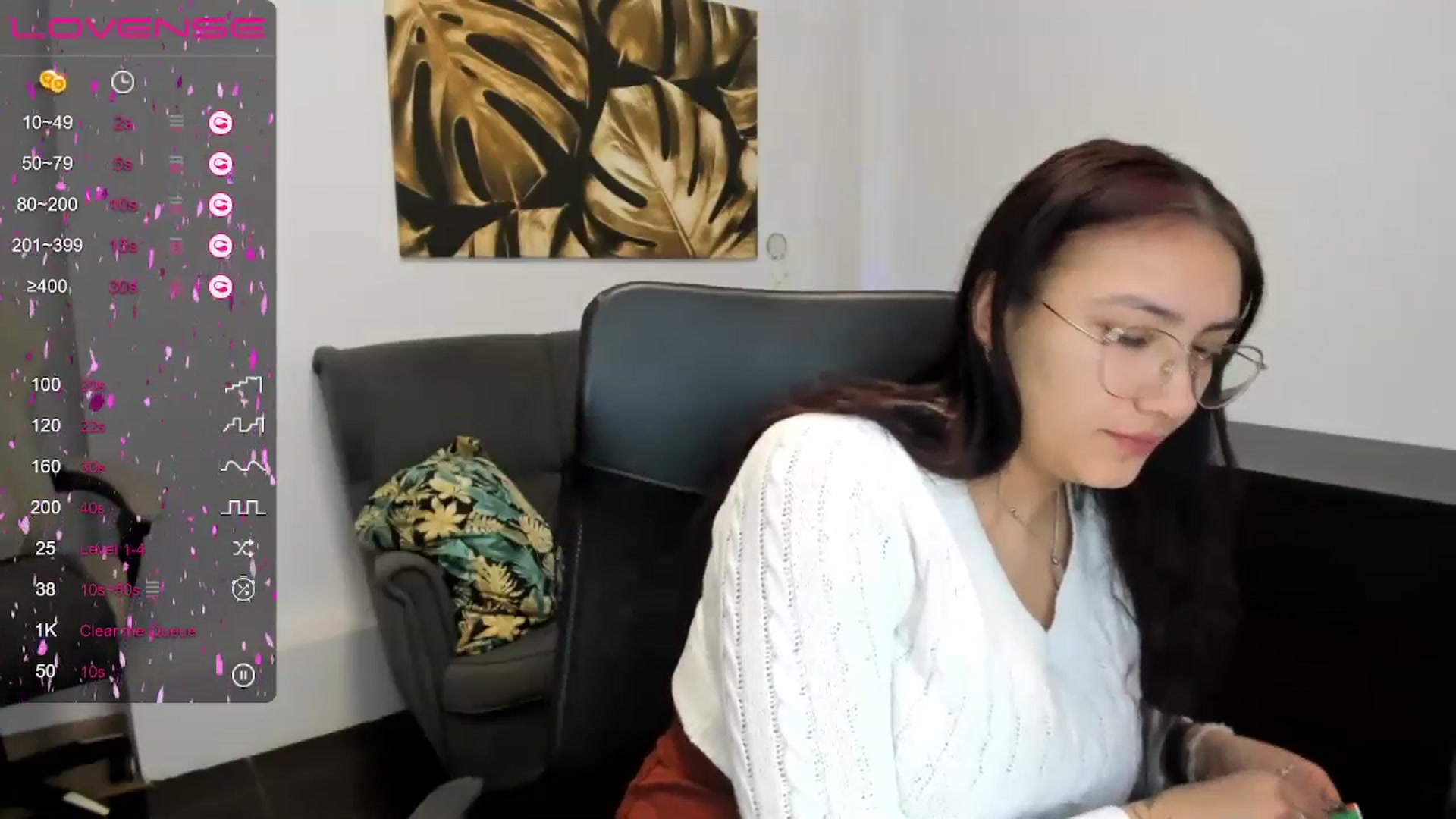 Gallery image thumbnail from SunfLowerr's myfreecams stream on, 12/30/2024, 14:46 image 3 of 20