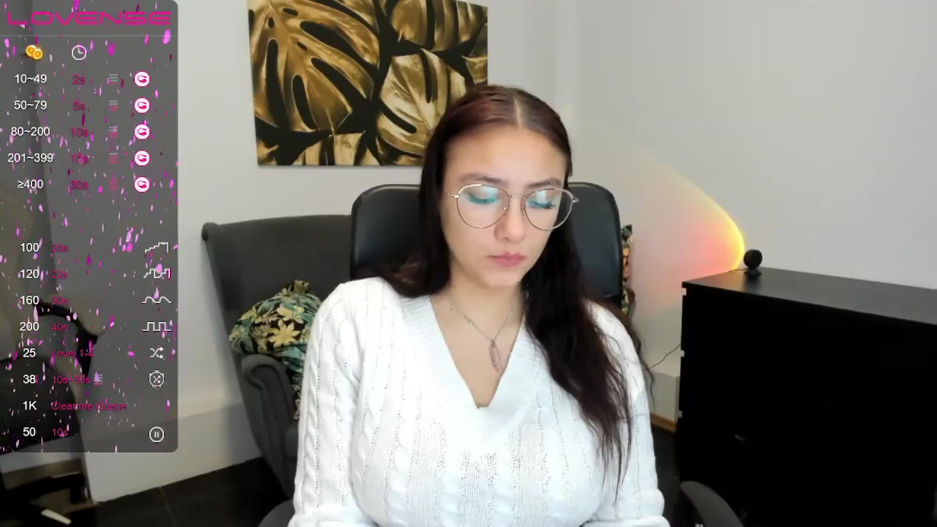 Gallery image thumbnail from SunfLowerr's myfreecams stream on, 12/30/2024, 14:46 image 6 of 20