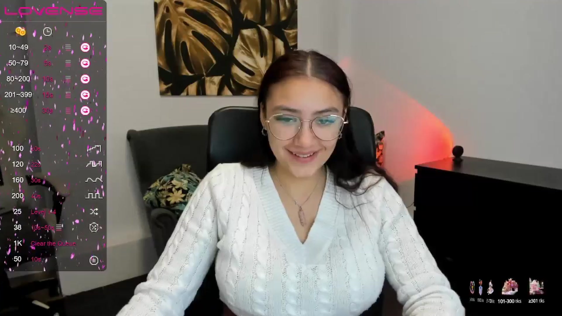 Gallery image thumbnail from SunfLowerr's myfreecams stream on, 12/30/2024, 14:46 image 19 of 20