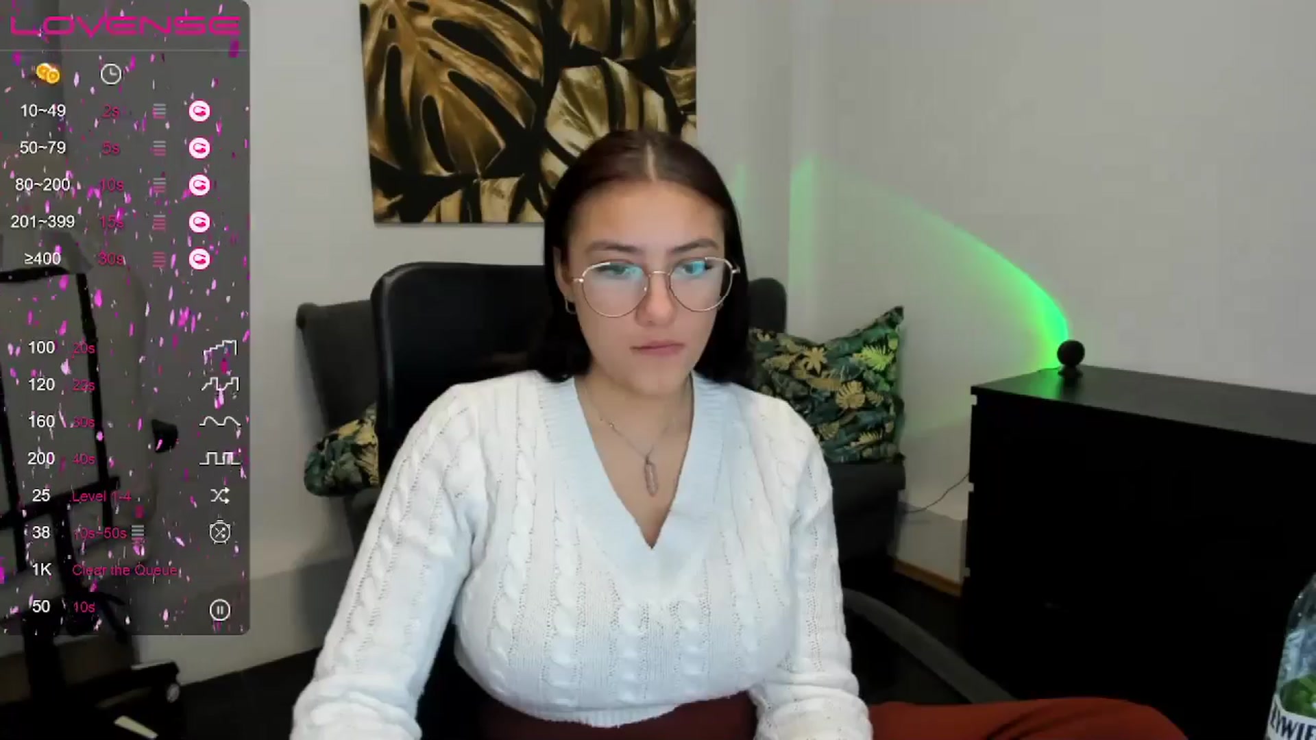 Gallery image thumbnail from SunfLowerr's myfreecams stream on, 12/30/2024, 16:32 image 19 of 20