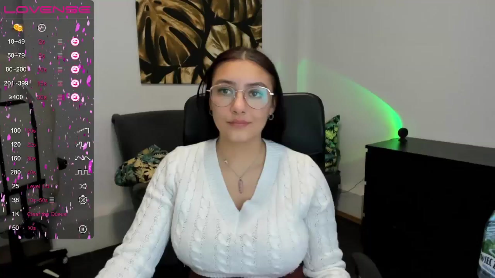 Gallery image thumbnail from SunfLowerr's myfreecams stream on, 12/30/2024, 16:32 image 14 of 20