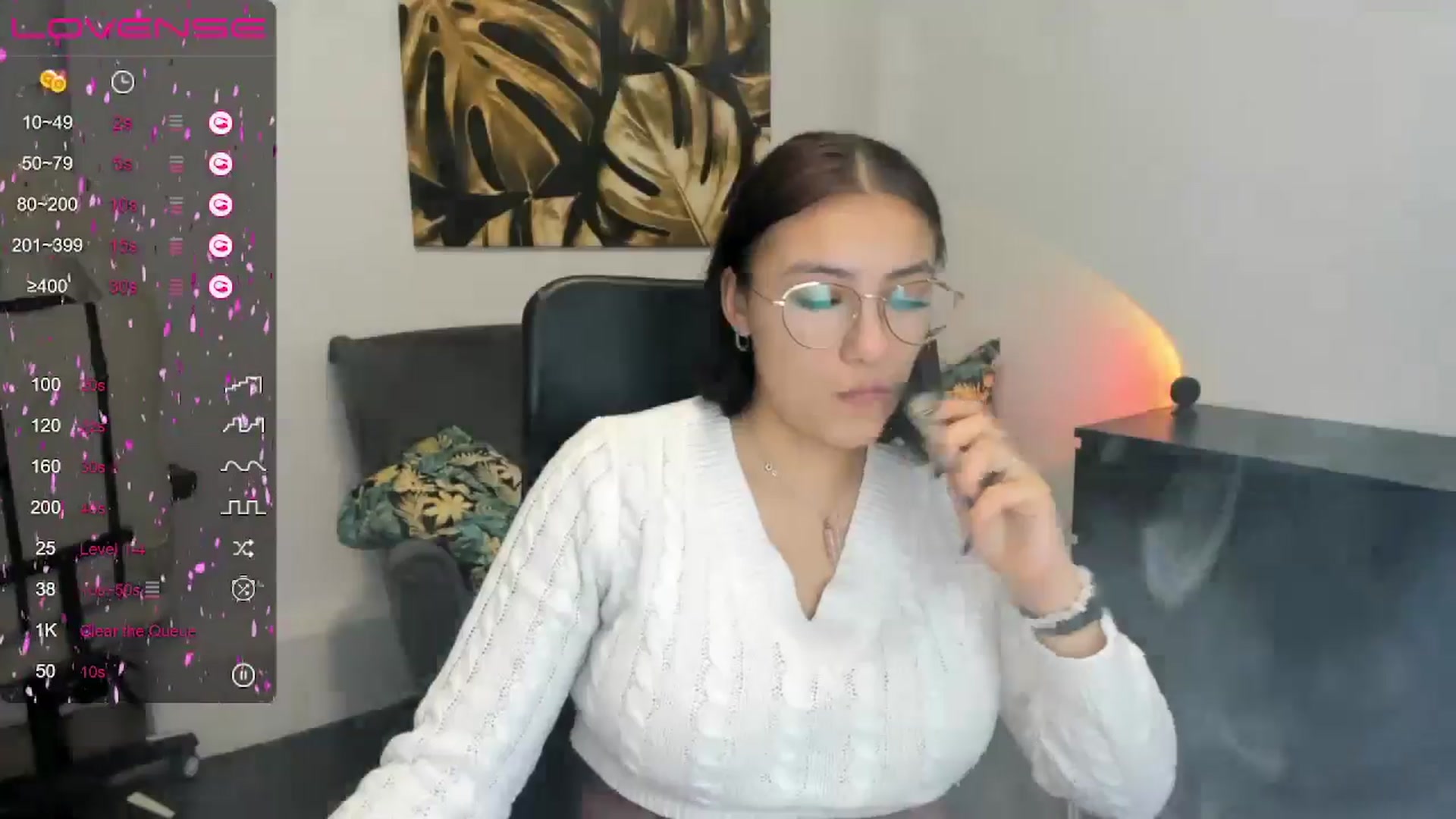 Gallery image thumbnail from SunfLowerr's myfreecams stream on, 12/30/2024, 16:32 image 5 of 20