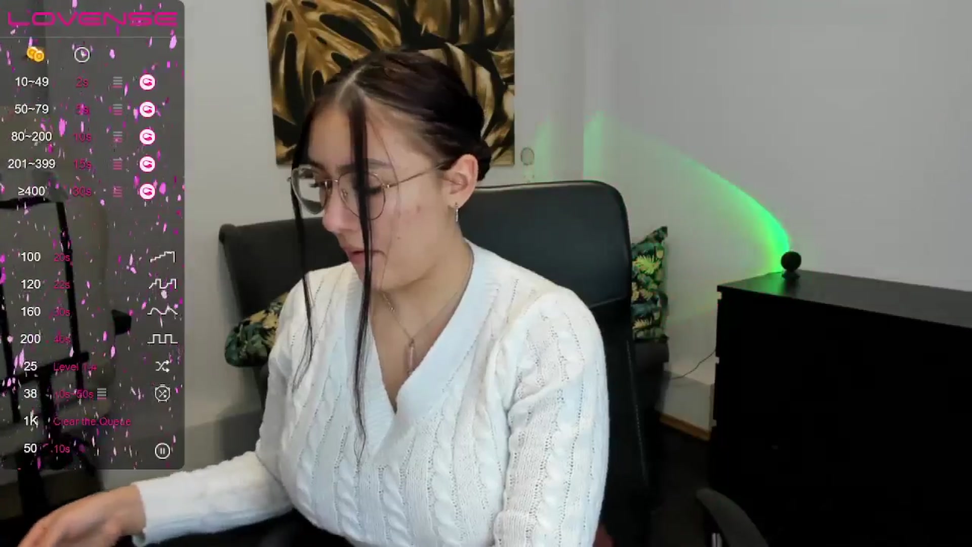 Gallery image thumbnail from SunfLowerr's myfreecams stream on, 12/30/2024, 16:50 image 19 of 20