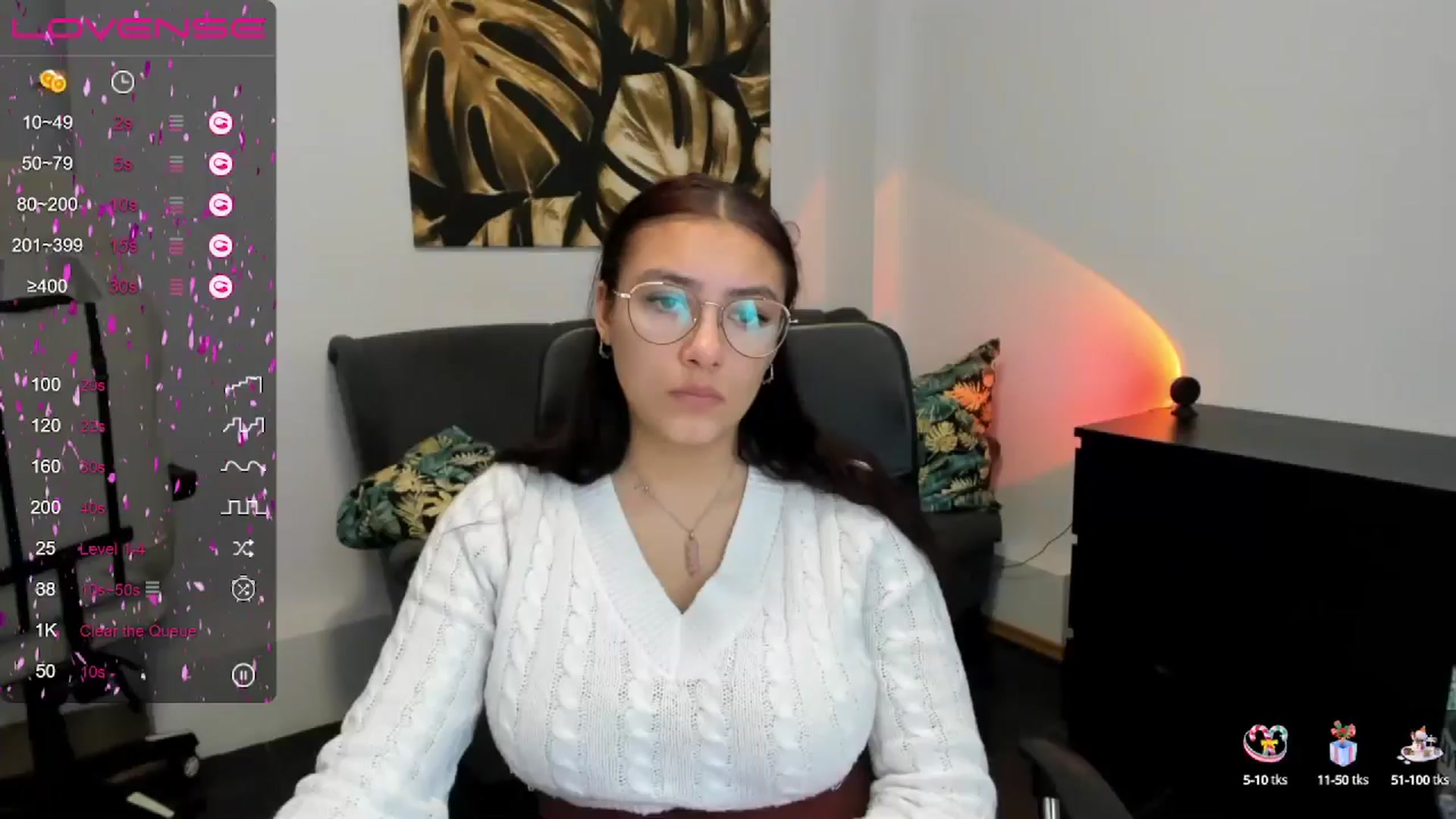 Gallery image thumbnail from SunfLowerr's myfreecams stream on, 12/30/2024, 16:50 image 5 of 20