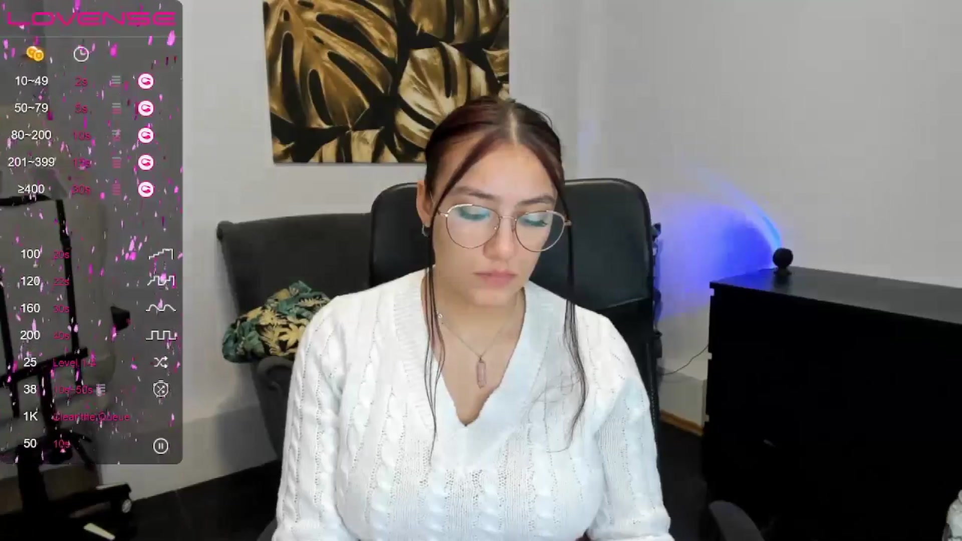 Gallery image thumbnail from SunfLowerr's myfreecams stream on, 12/30/2024, 19:43 image 5 of 20
