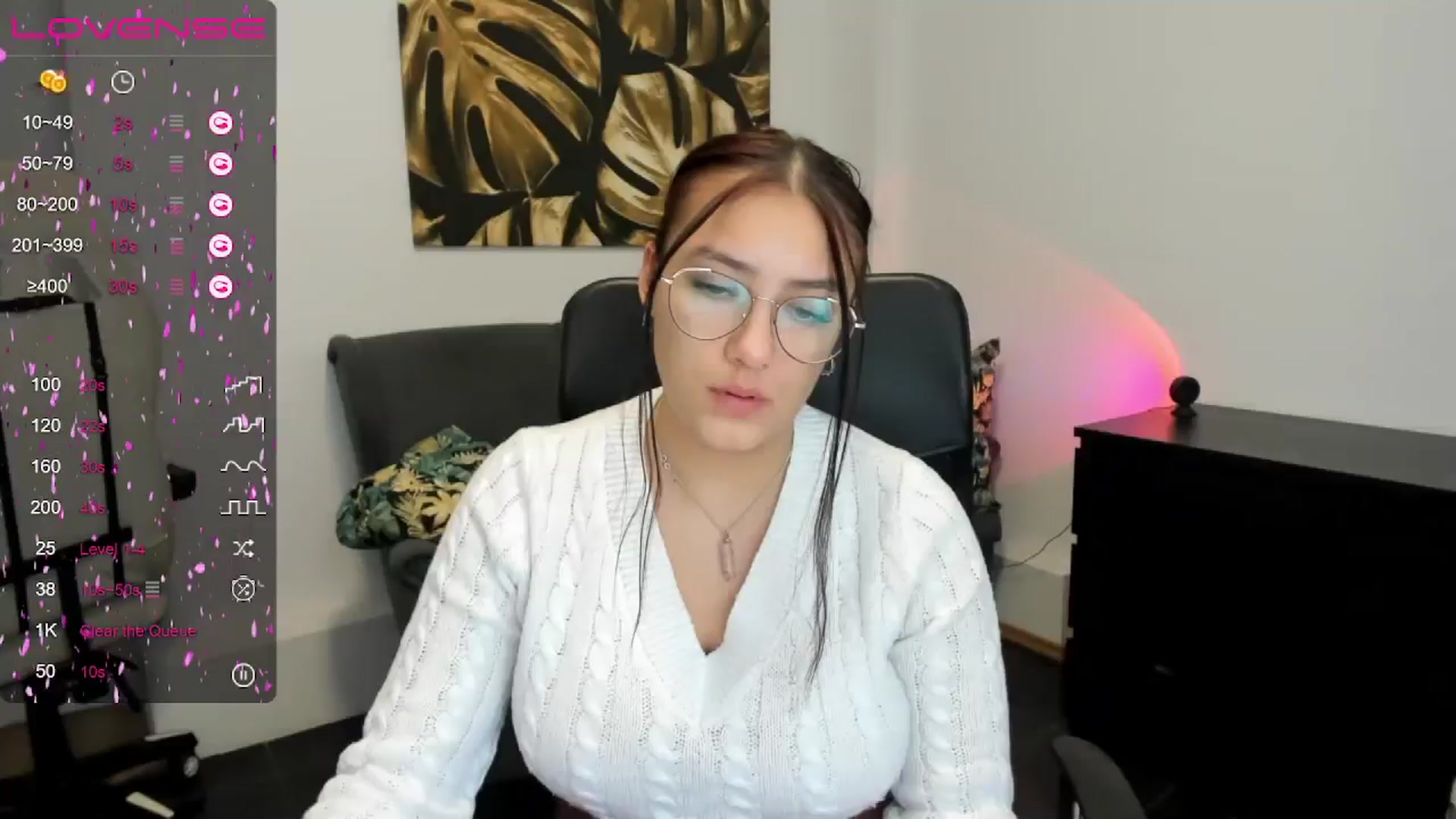 Gallery image thumbnail from SunfLowerr's myfreecams stream on, 12/30/2024, 19:43 image 17 of 20