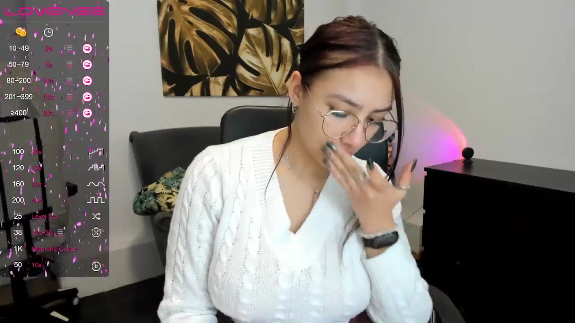 Gallery image thumbnail from SunfLowerr's myfreecams stream on, 12/30/2024, 19:43 image 12 of 20