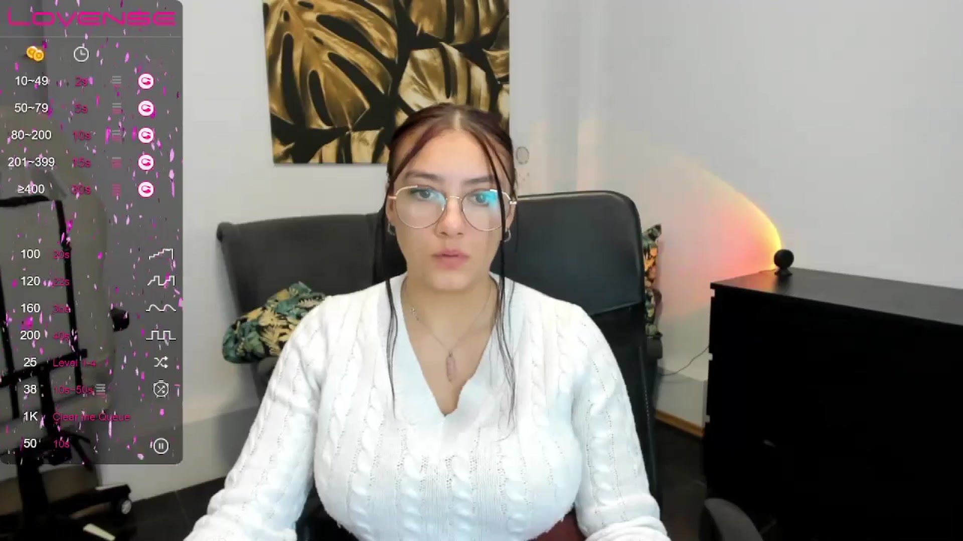 Gallery image thumbnail from SunfLowerr's myfreecams stream on, 12/30/2024, 19:43 image 4 of 20