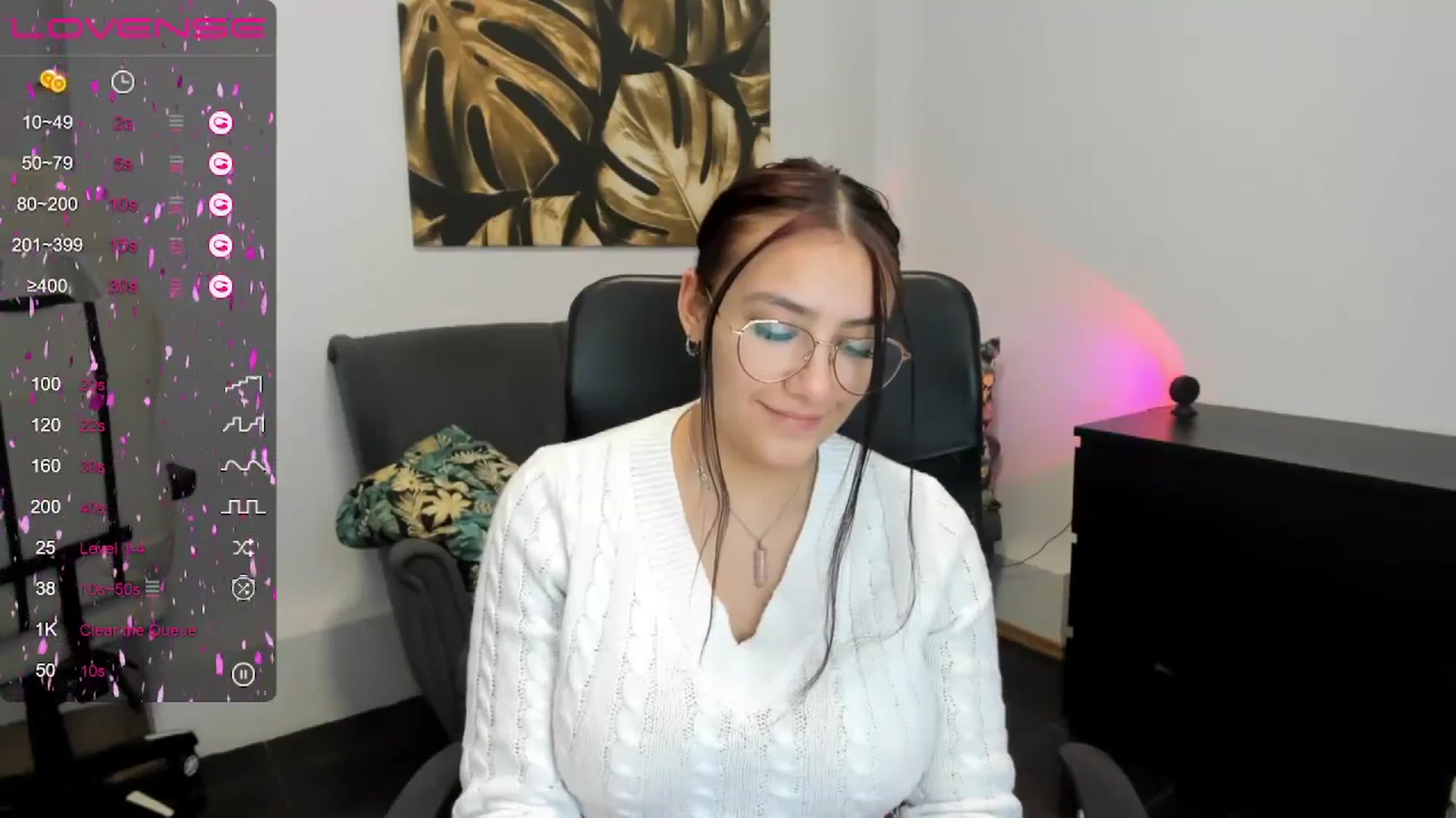 Gallery image thumbnail from SunfLowerr's myfreecams stream on, 12/30/2024, 19:43 image 16 of 20