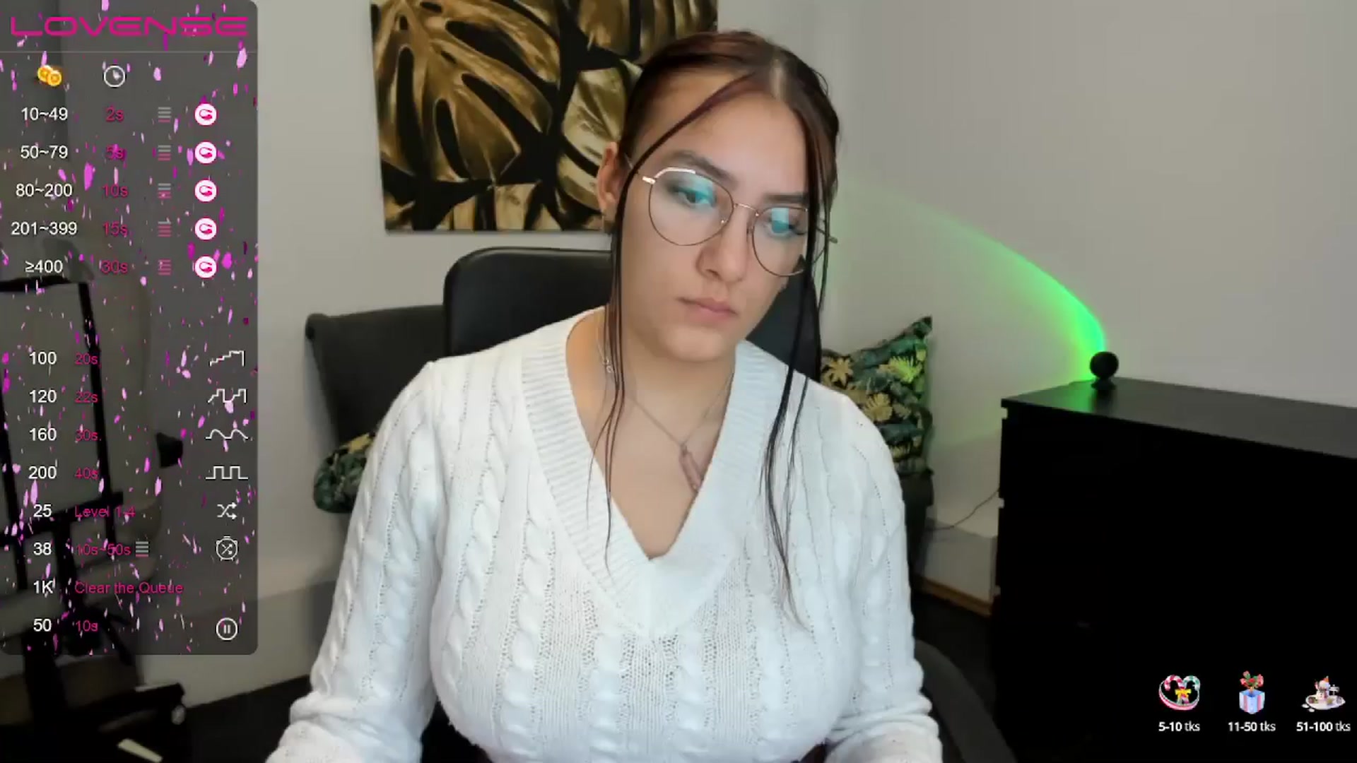 Gallery image thumbnail from SunfLowerr's myfreecams stream on, 12/30/2024, 19:43 image 20 of 20