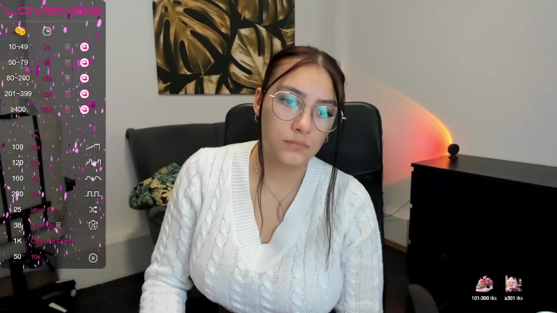 Gallery image thumbnail from SunfLowerr's myfreecams stream on, 12/30/2024, 19:43 image 19 of 20