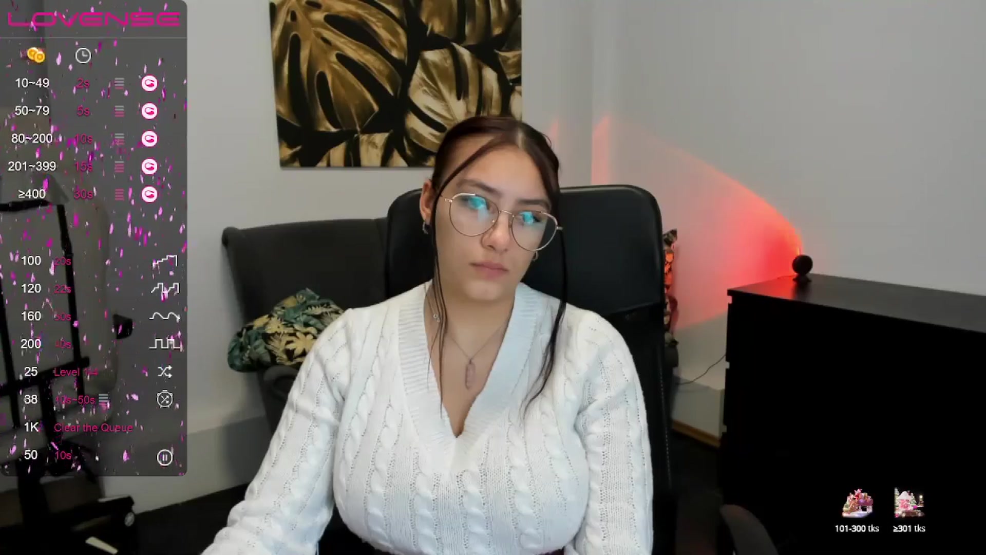 Gallery image thumbnail from SunfLowerr's myfreecams stream on, 12/30/2024, 19:43 image 18 of 20
