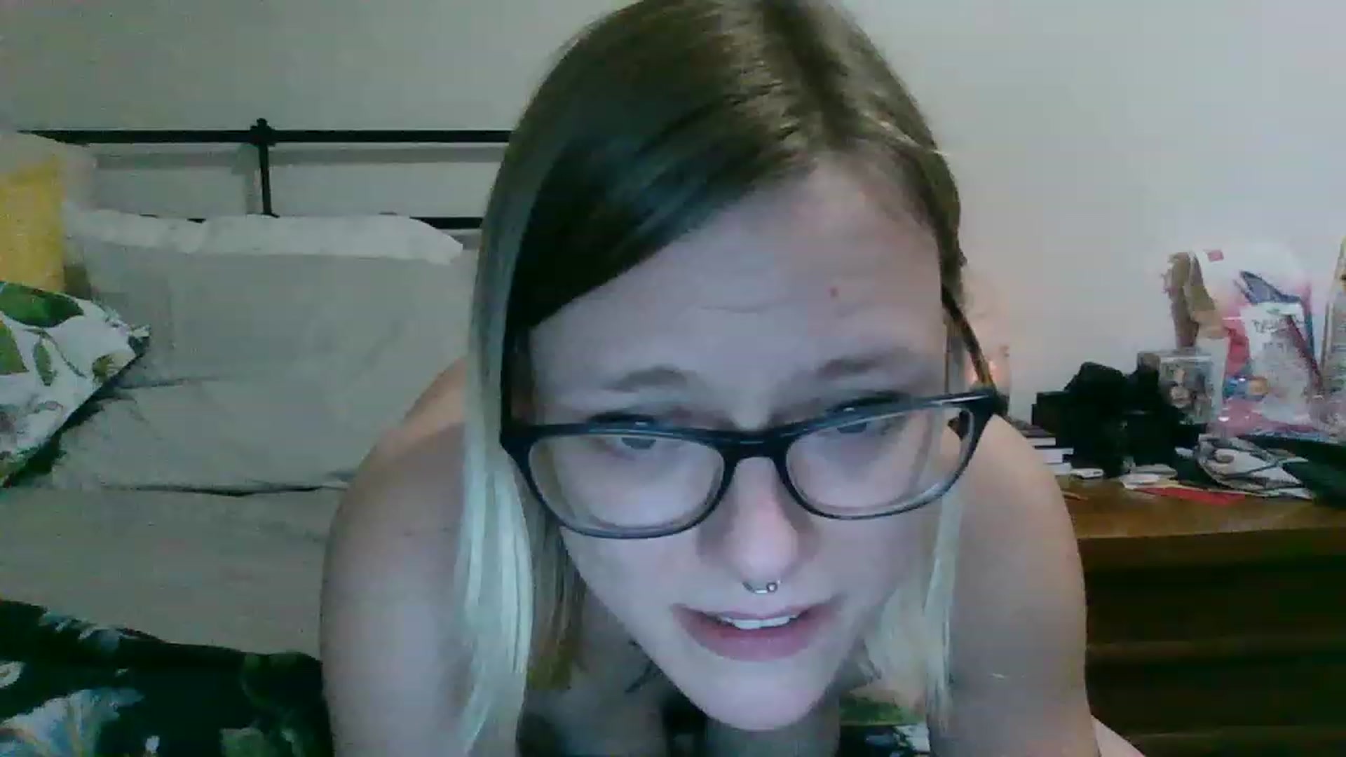 Gallery image thumbnail from Sungazing7383's myfreecams stream on, 02/13/2023, 24:30 image 16 of 20