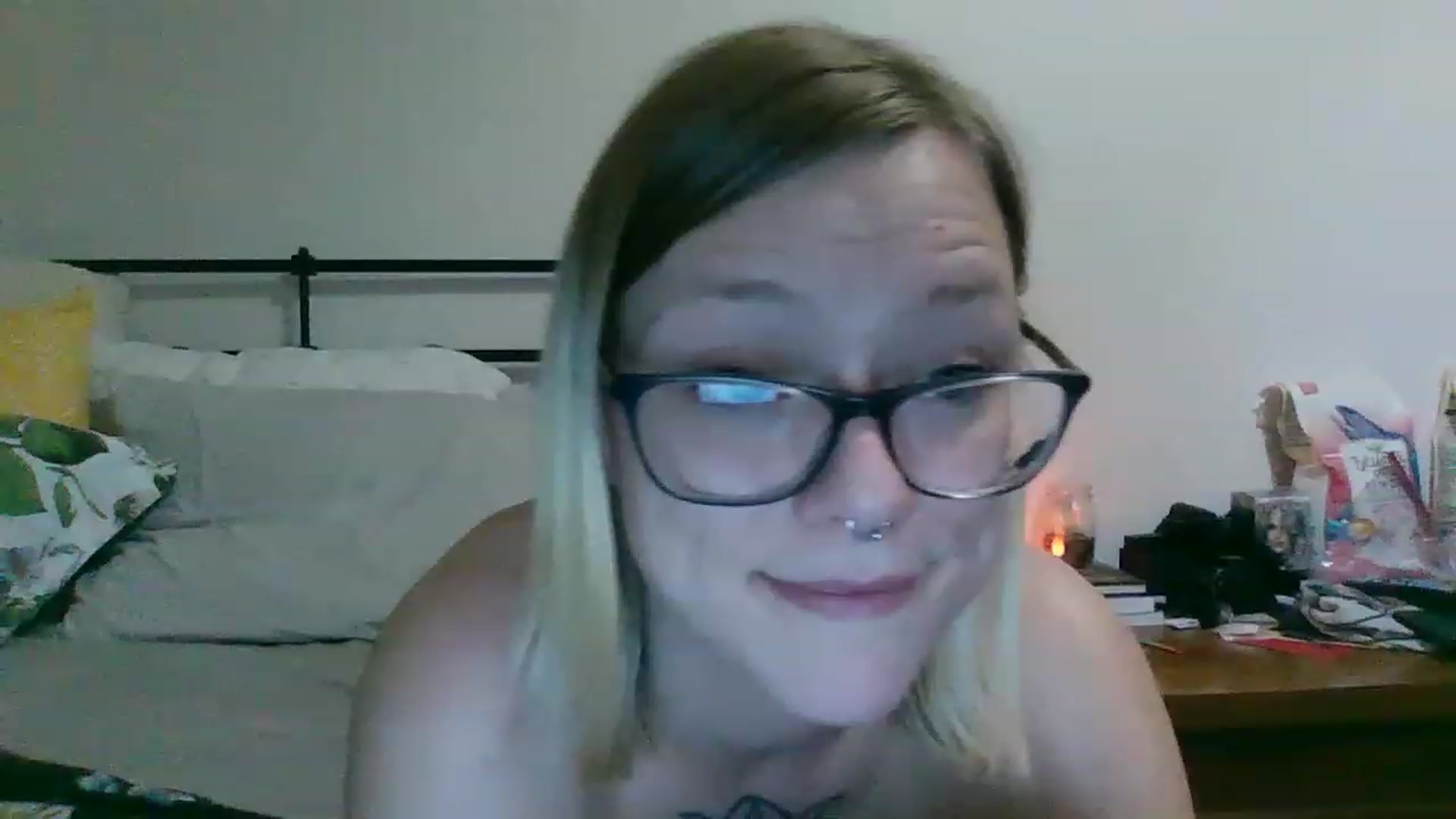 Gallery image thumbnail from Sungazing7383's myfreecams stream on, 02/13/2023, 24:30 image 18 of 20